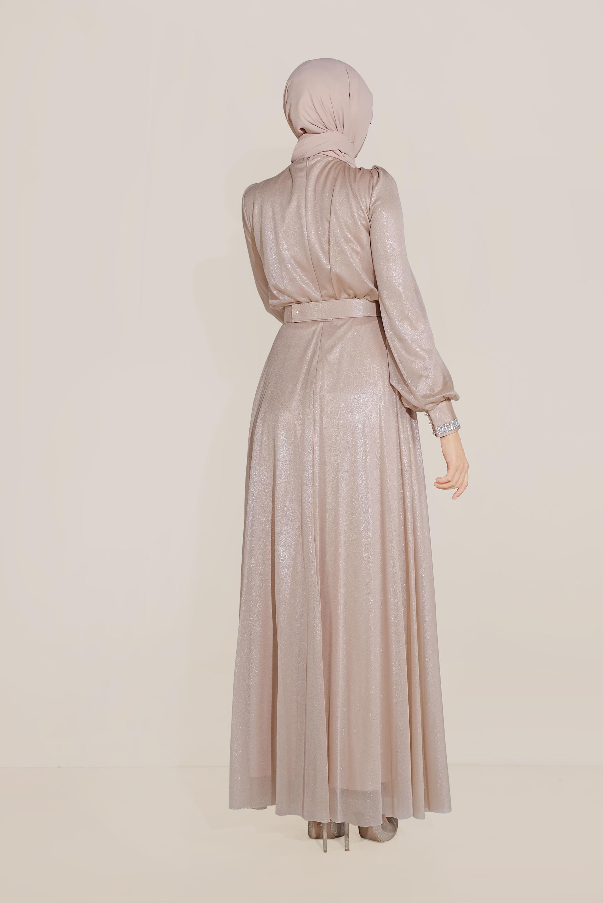 Tesettür giyim BEJ PARLAK KUMAŞ KEMERLİ ELBİSE 40736