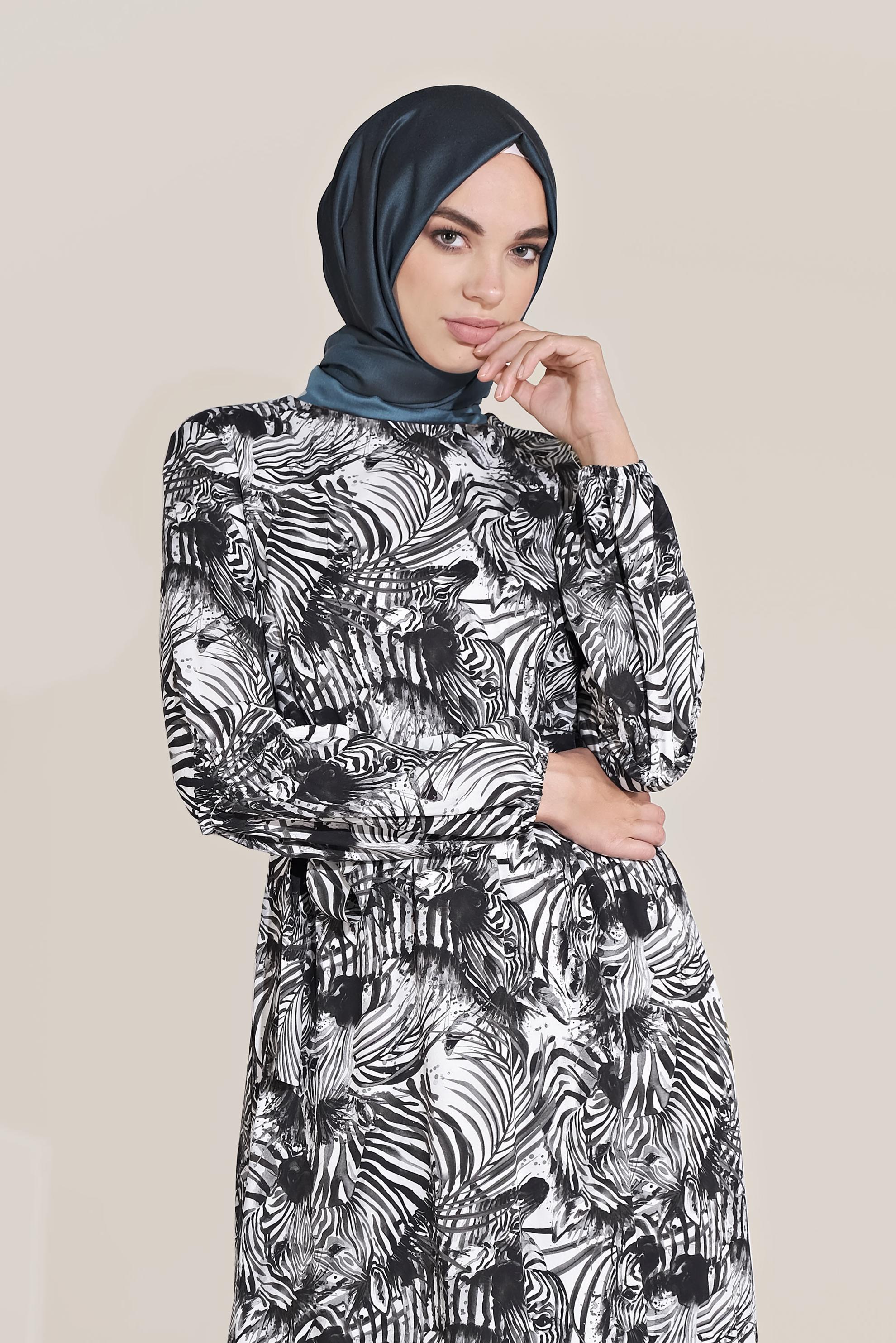 Tesettür giyim GRİ MİX DESEN BELDEN BAĞLAMALI ELBİSE 40814