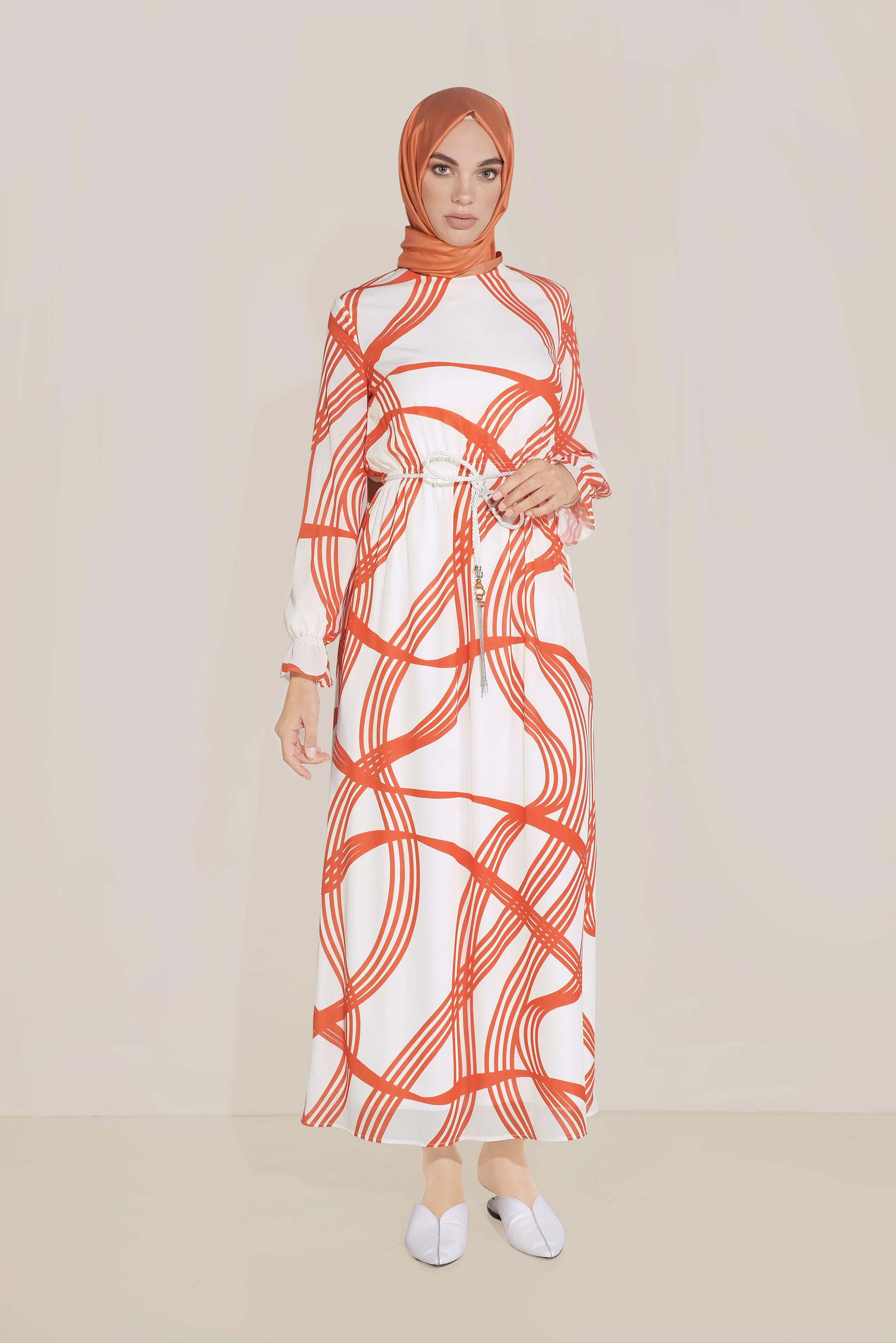 Tesettür giyim KIRMIZI BELDEN BAĞLAMALI DESENLİ ELBİSE 40817