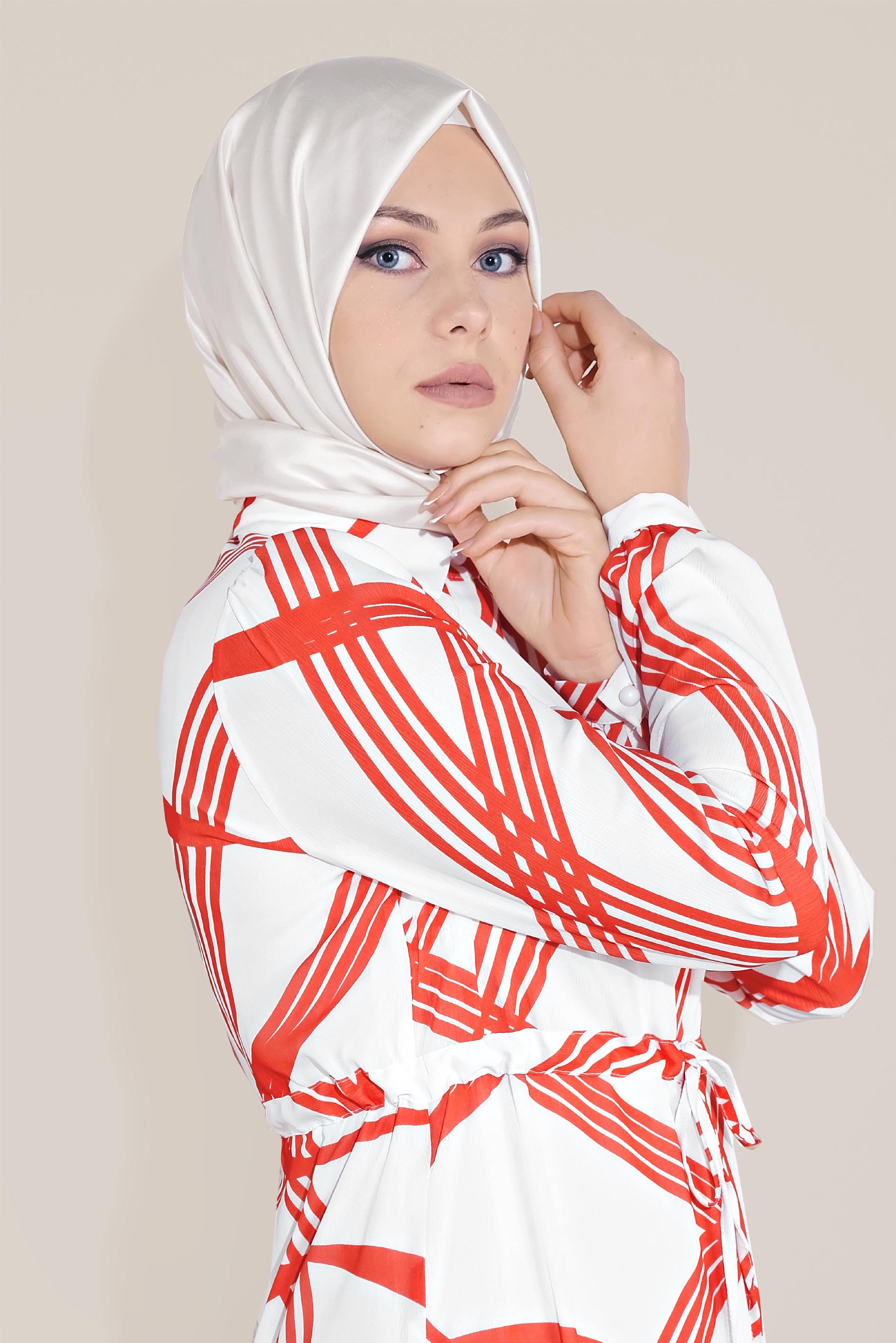 Tesettür giyim KIRMIZI MİX DESEN BELDEN BAĞLAMALI VOLANLI ELBİSE 40823