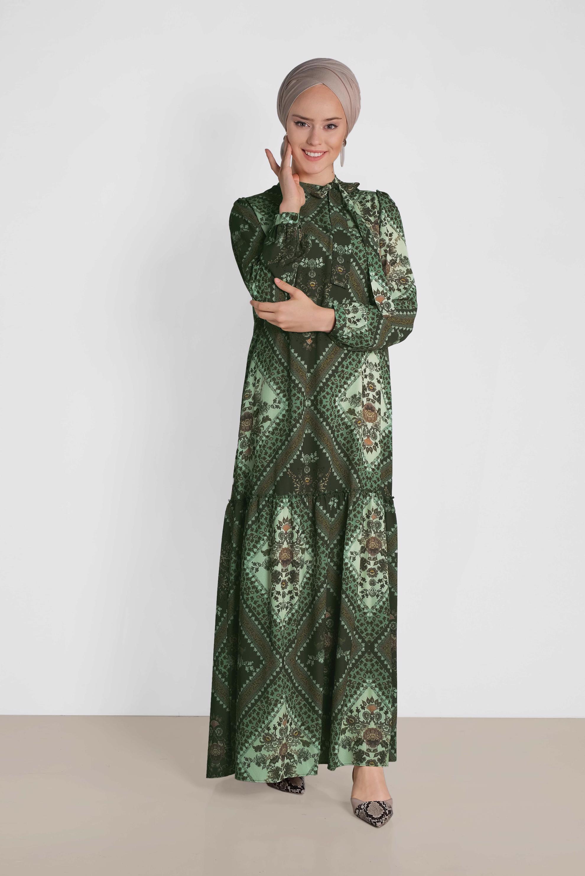 Tesettür giyim HAKİ YAKASI BAĞLAMALI DESENLİ ELBİSE 4085