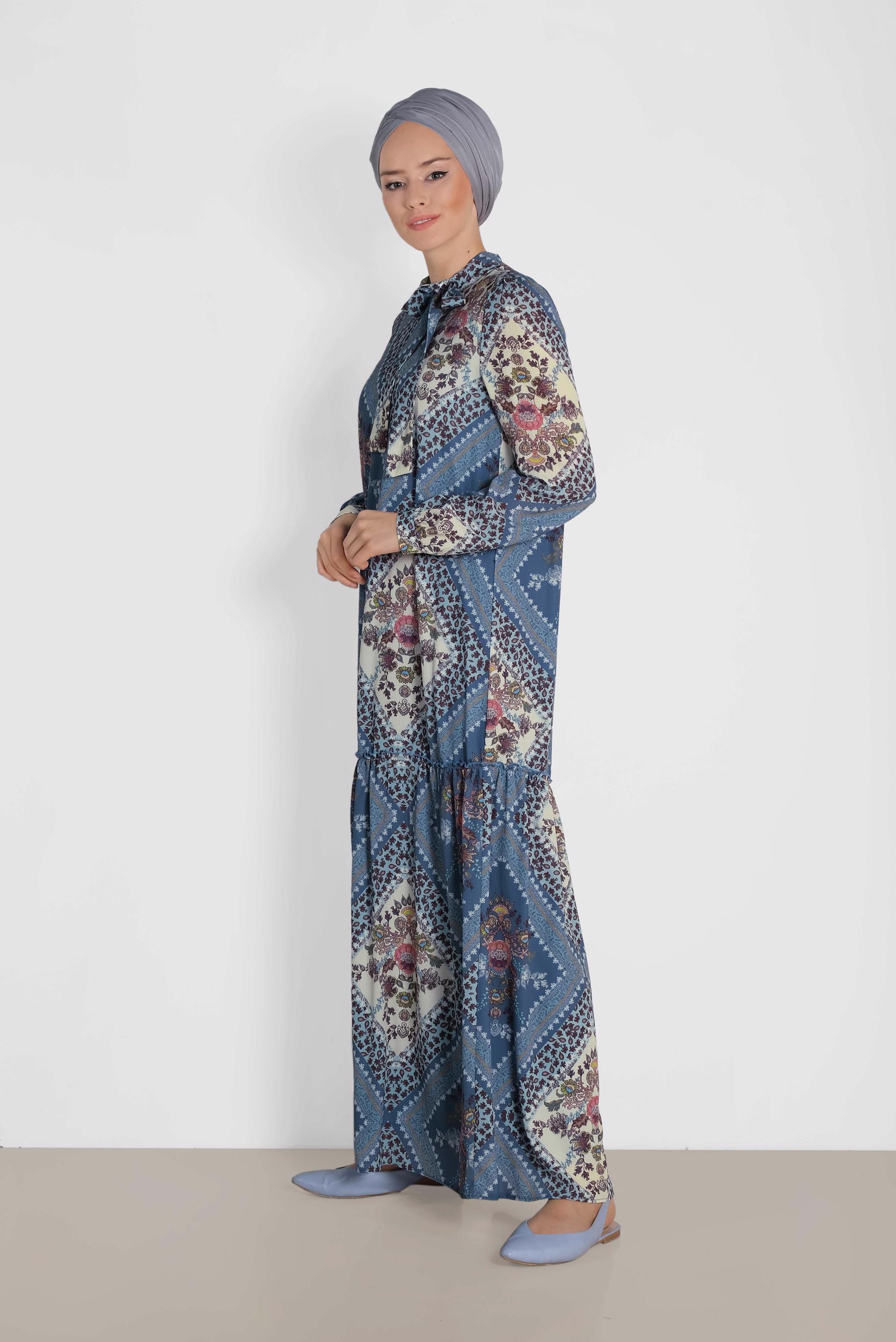 Tesettür giyim LACİVERT YAKASI BAĞLAMALI DESENLİ ELBİSE 4085