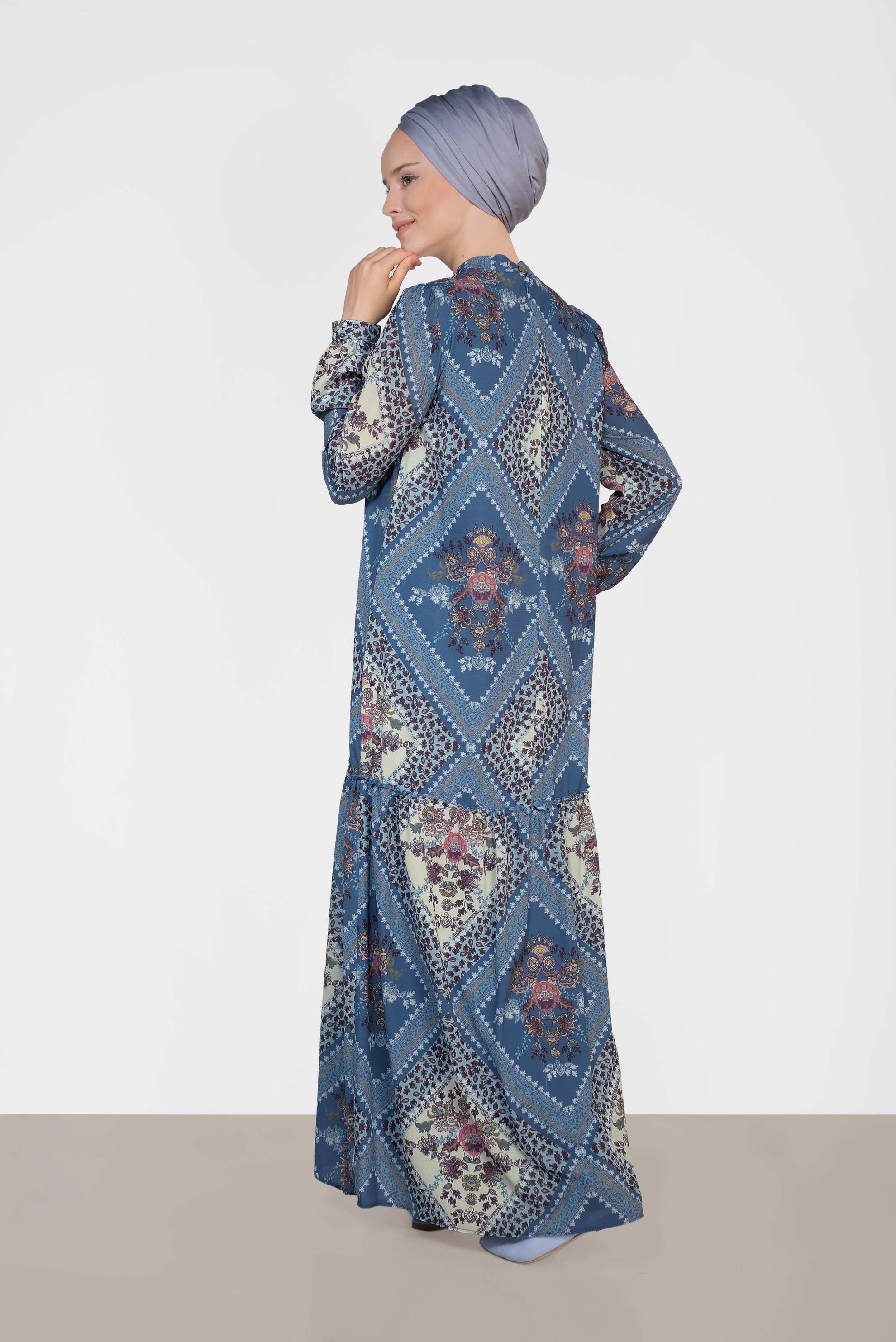 Tesettür giyim LACİVERT YAKASI BAĞLAMALI DESENLİ ELBİSE 4085