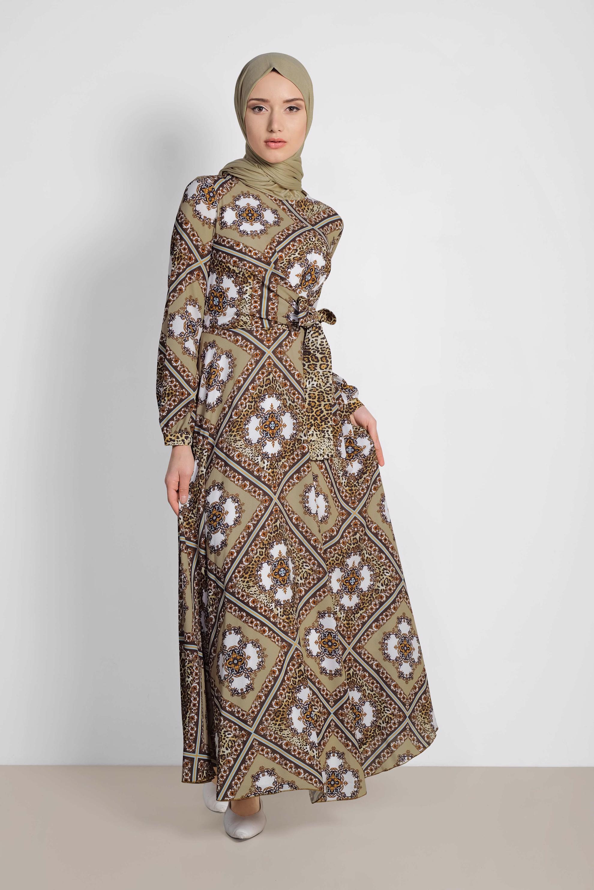 Tesettür giyim BEJ ETEĞİ VOLANLI DESENLİ ELBİSE 4087