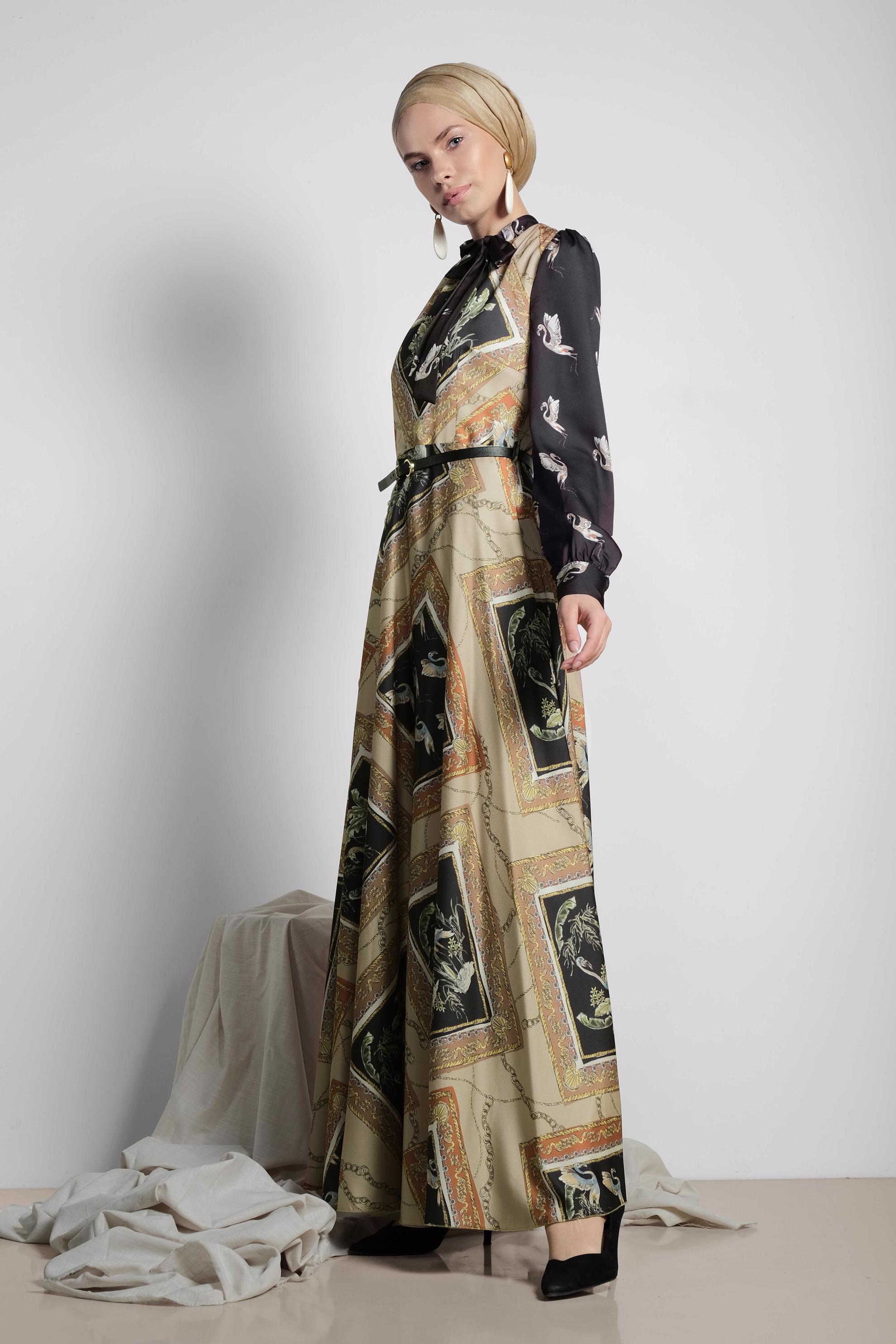 Tesettür giyim BEJ DESENLİ SATEN ELBİSE 4125