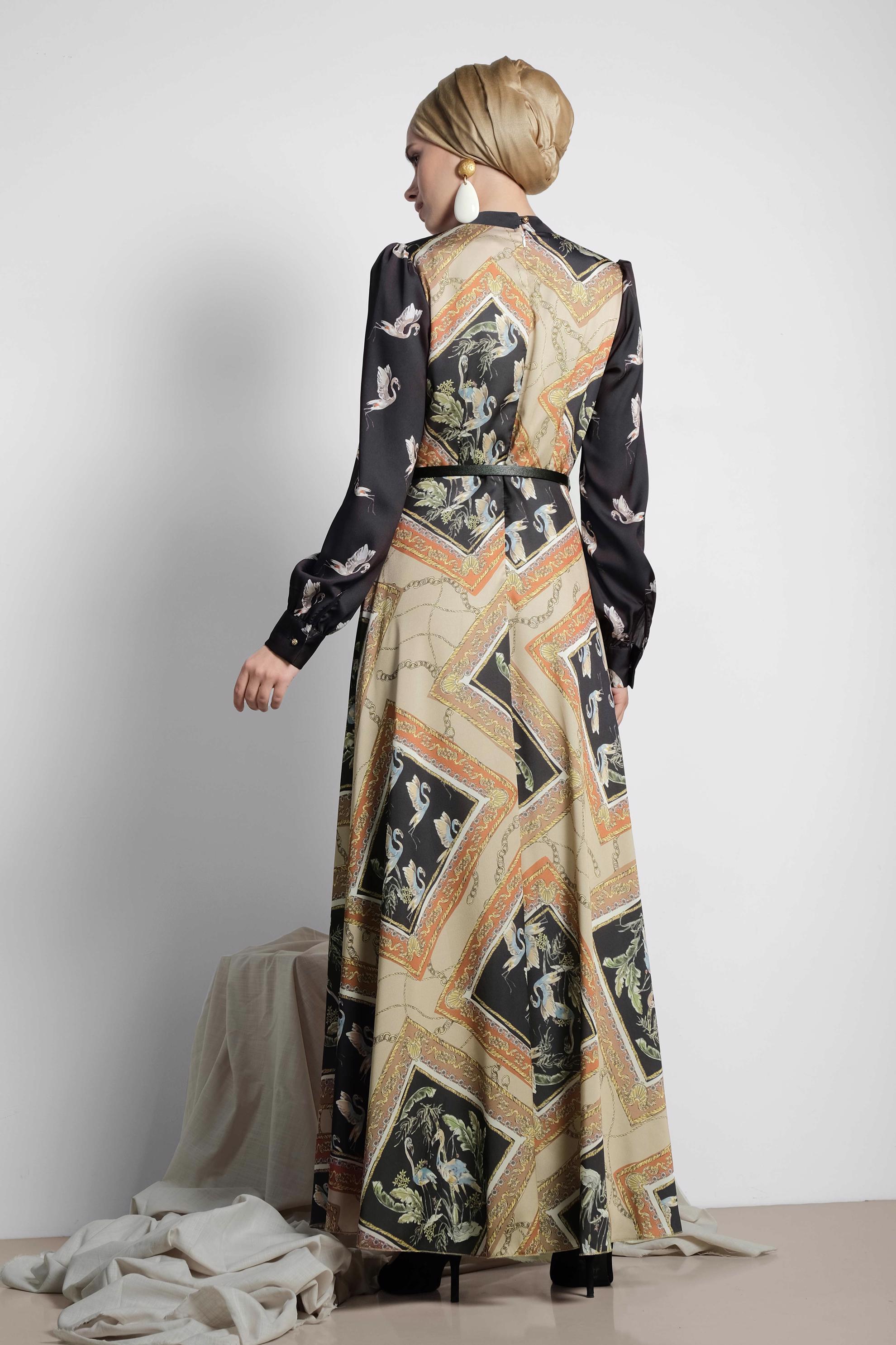 Tesettür giyim BEJ DESENLİ SATEN ELBİSE 4125