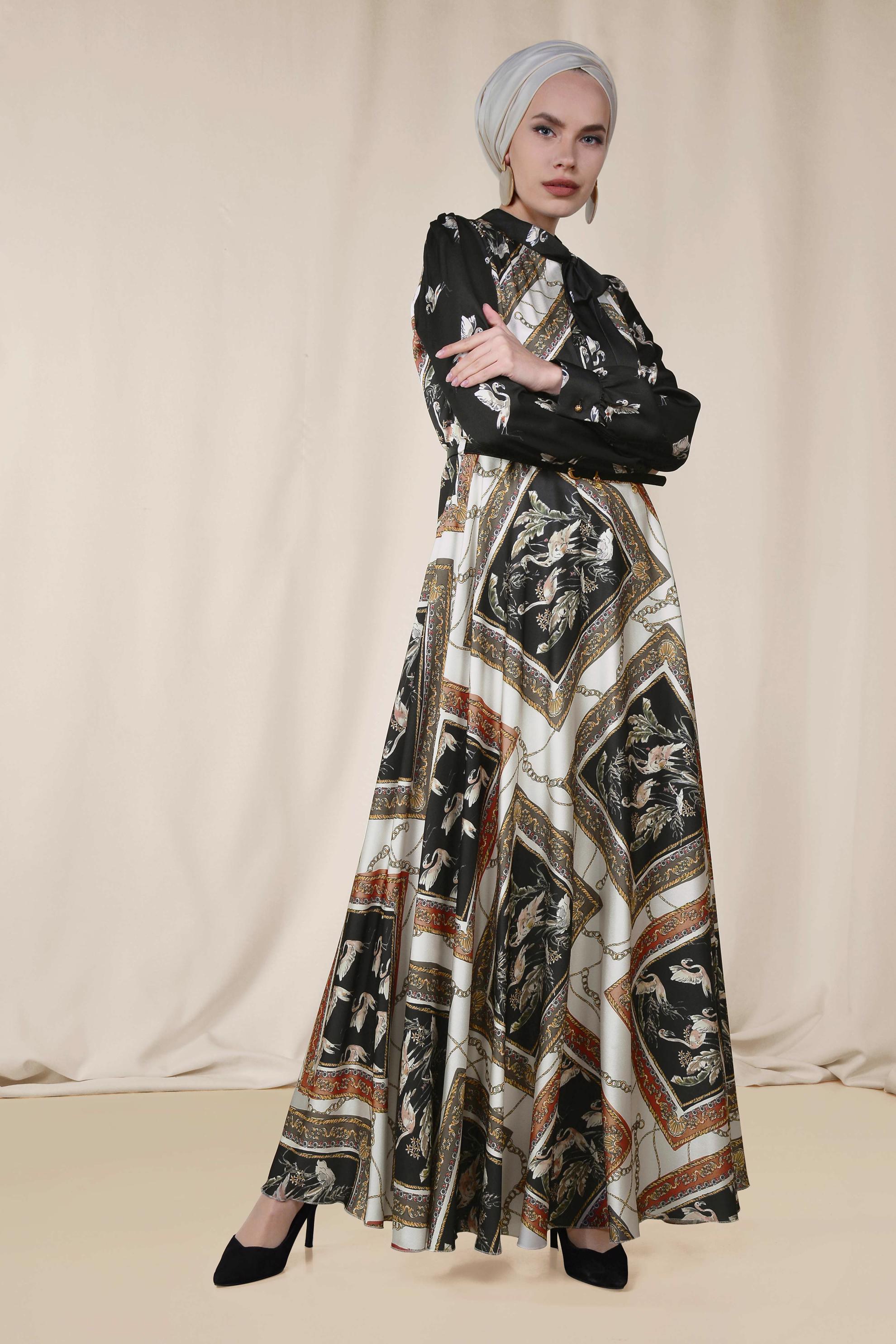 Tesettür giyim EKRU DESENLİ SATEN ELBİSE 4125