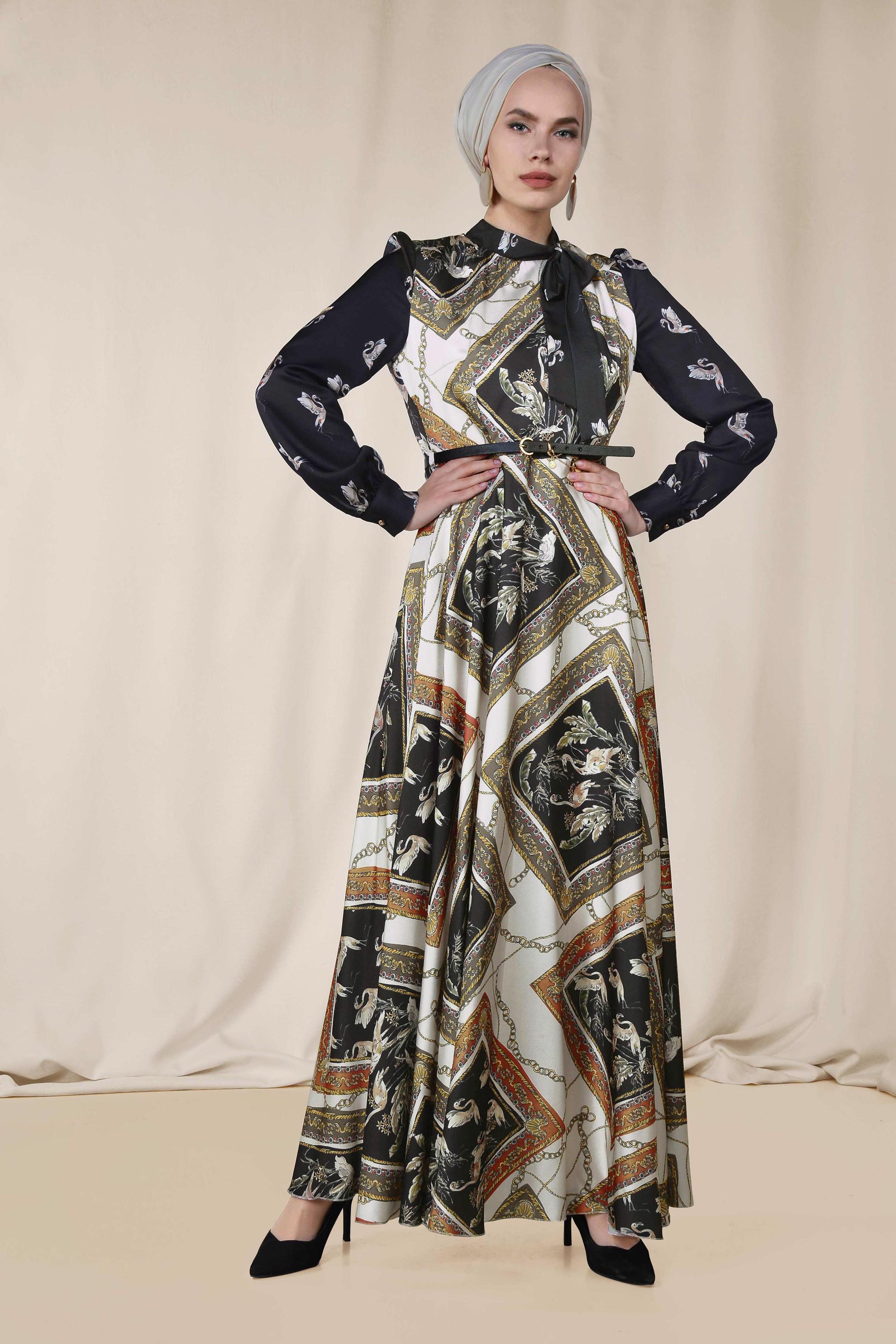 Tesettür giyim EKRU DESENLİ SATEN ELBİSE 4125