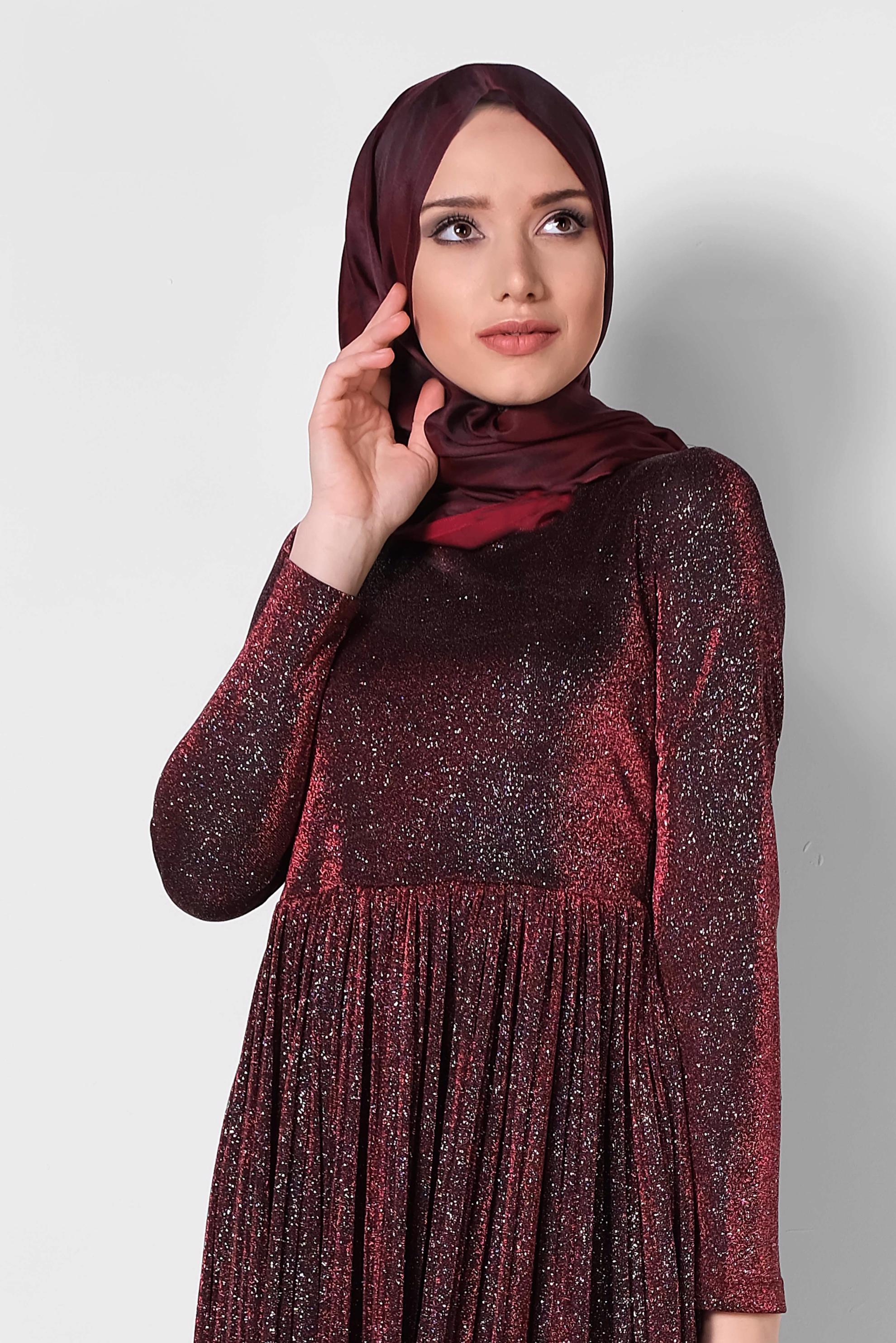 Tesettür giyim BORDO PİLİSELİ SİMLİ ELBİSE 4126