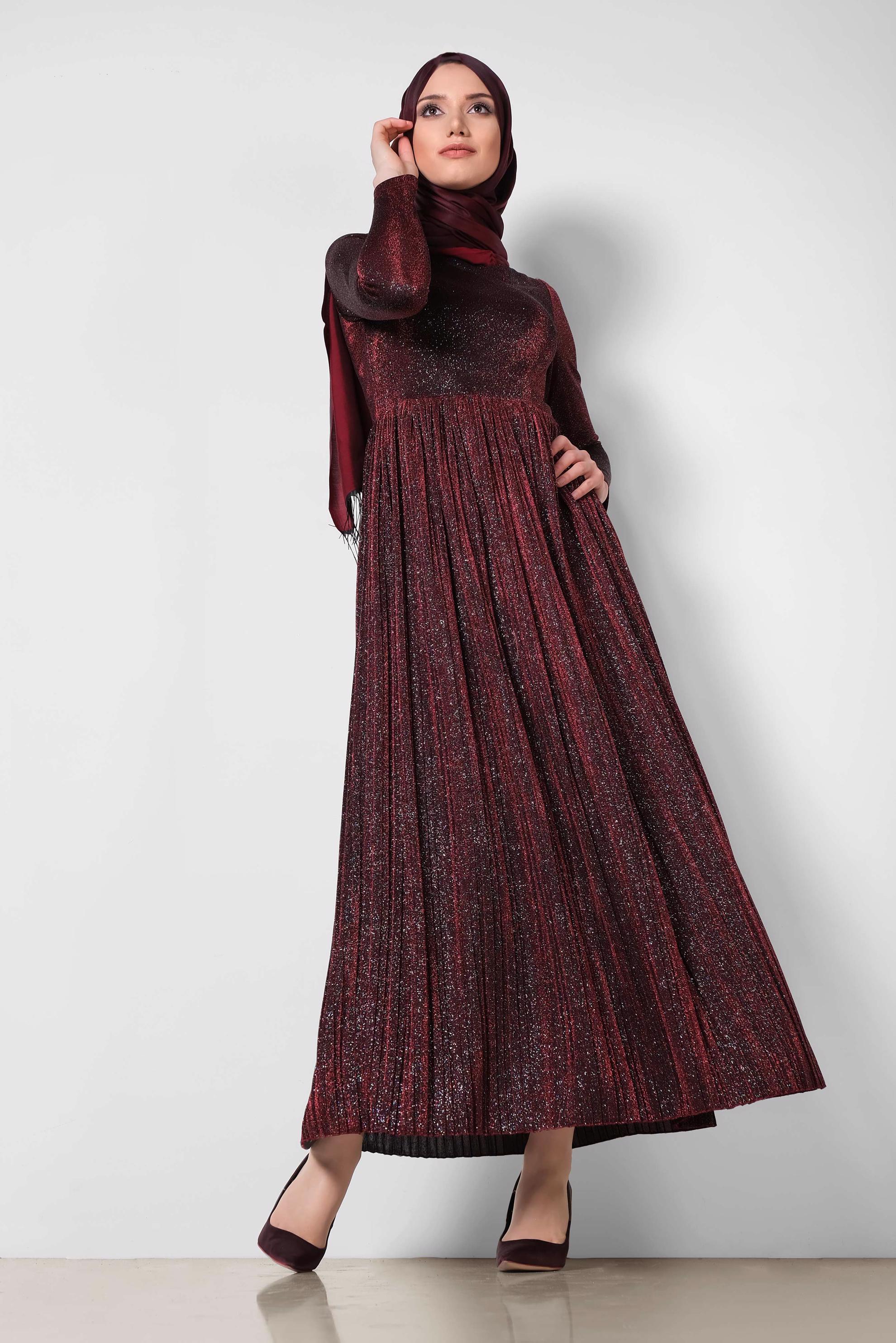 Tesettür giyim BORDO PİLİSELİ SİMLİ ELBİSE 4126