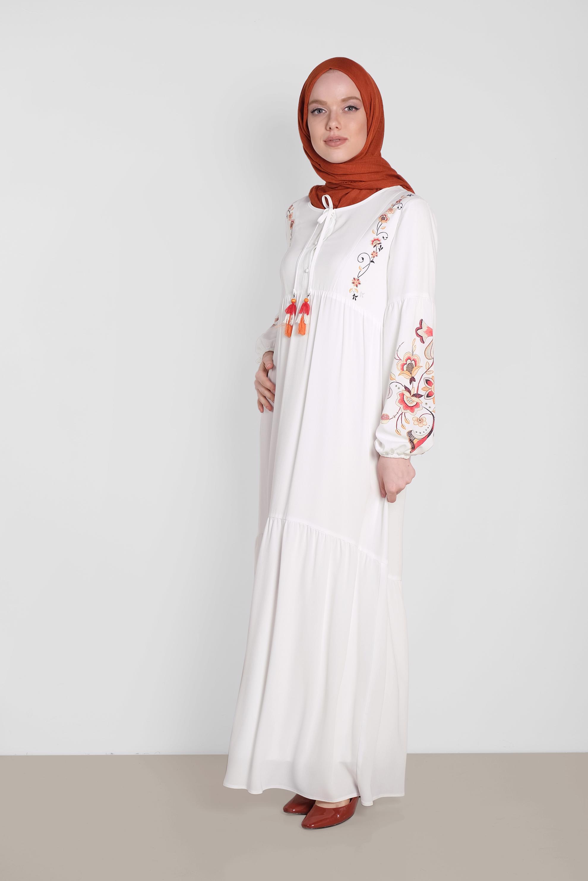 Tesettür giyim BEYAZ ÇİÇEK İŞLEMELİ ELBİSE 4292