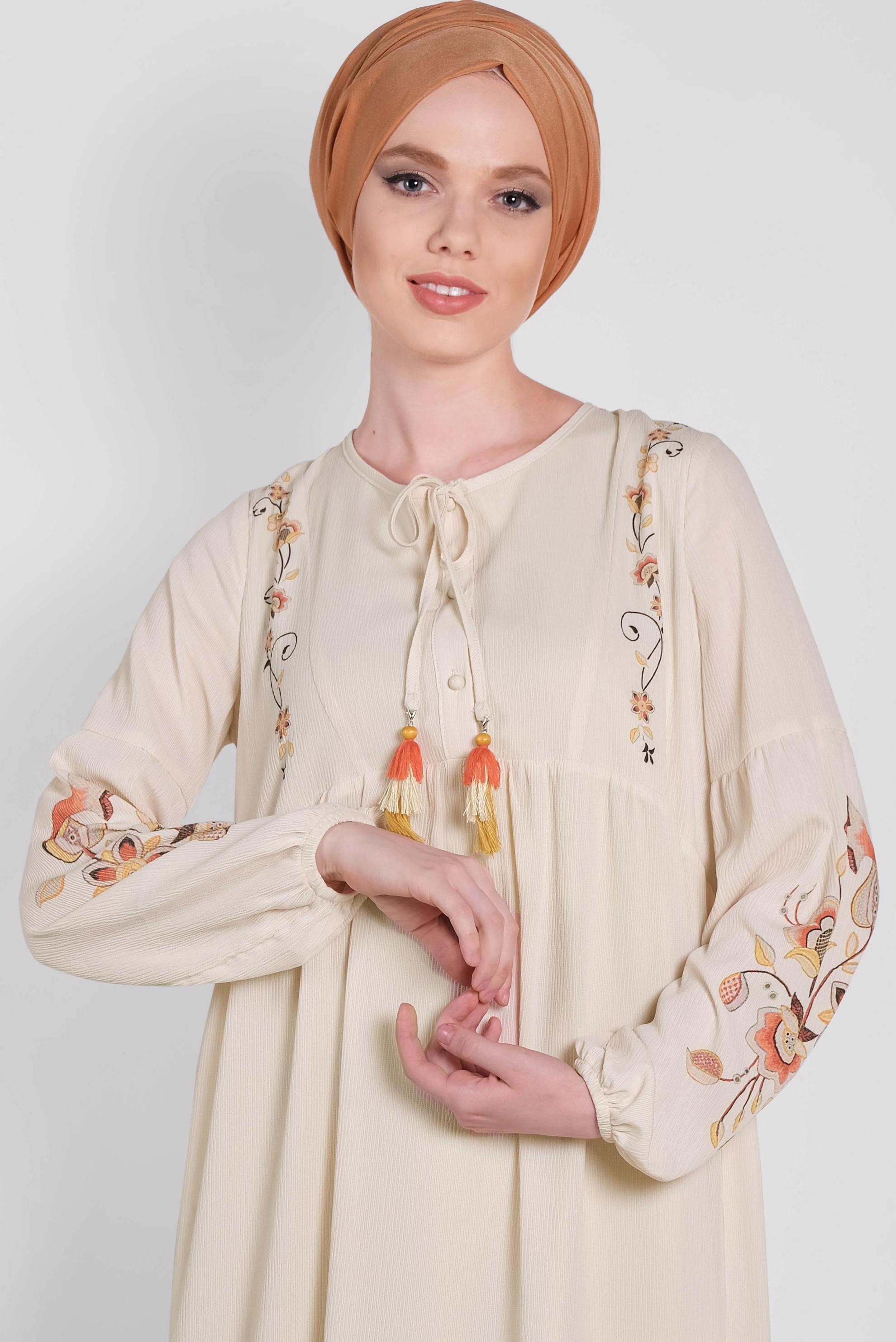 Tesettür giyim EKRU ÇİÇEK İŞLEMELİ ELBİSE 4292