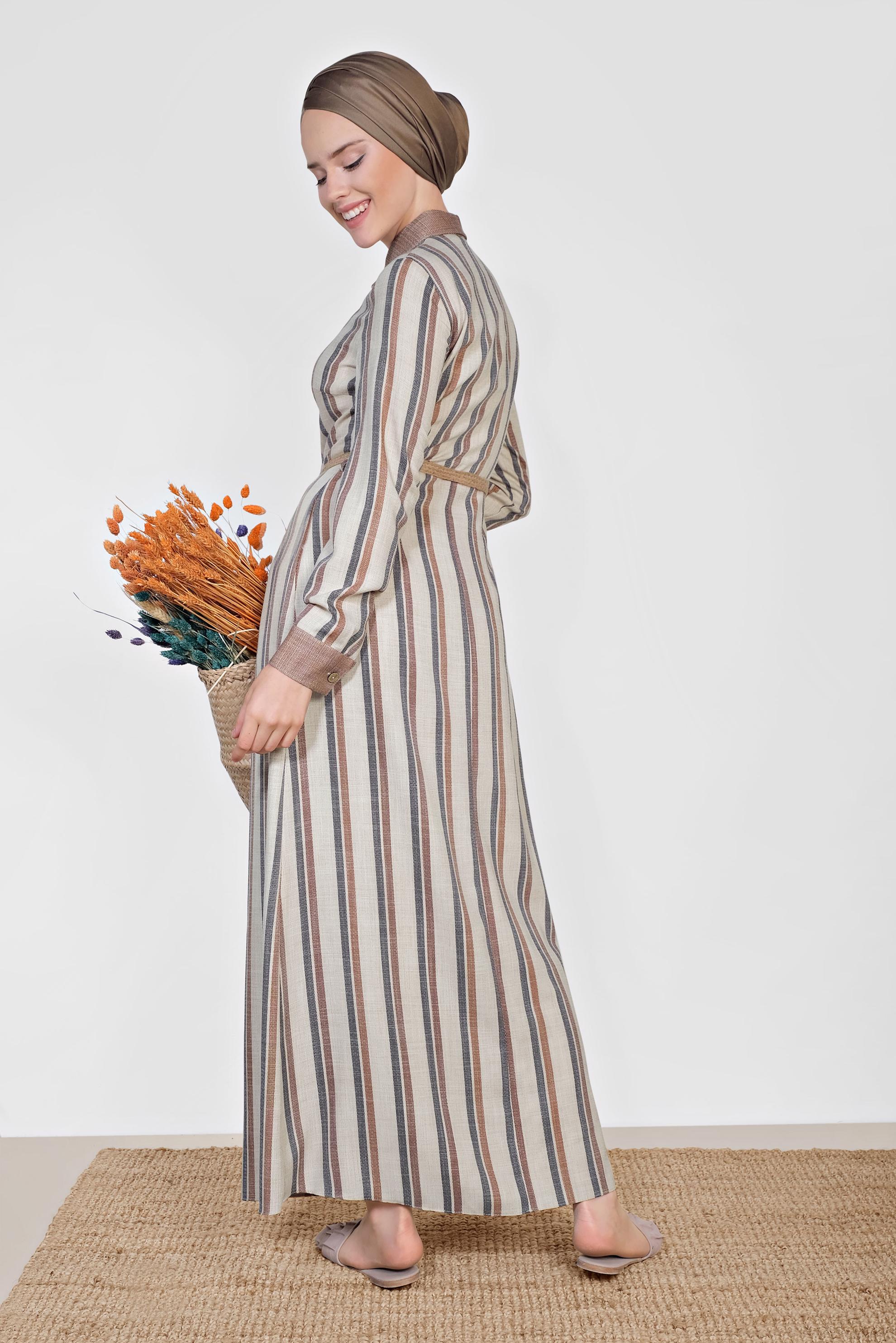 Tesettür giyim GRİ ÇİZGİ DESENLİ DÜĞMELİ ELBİSE 4353