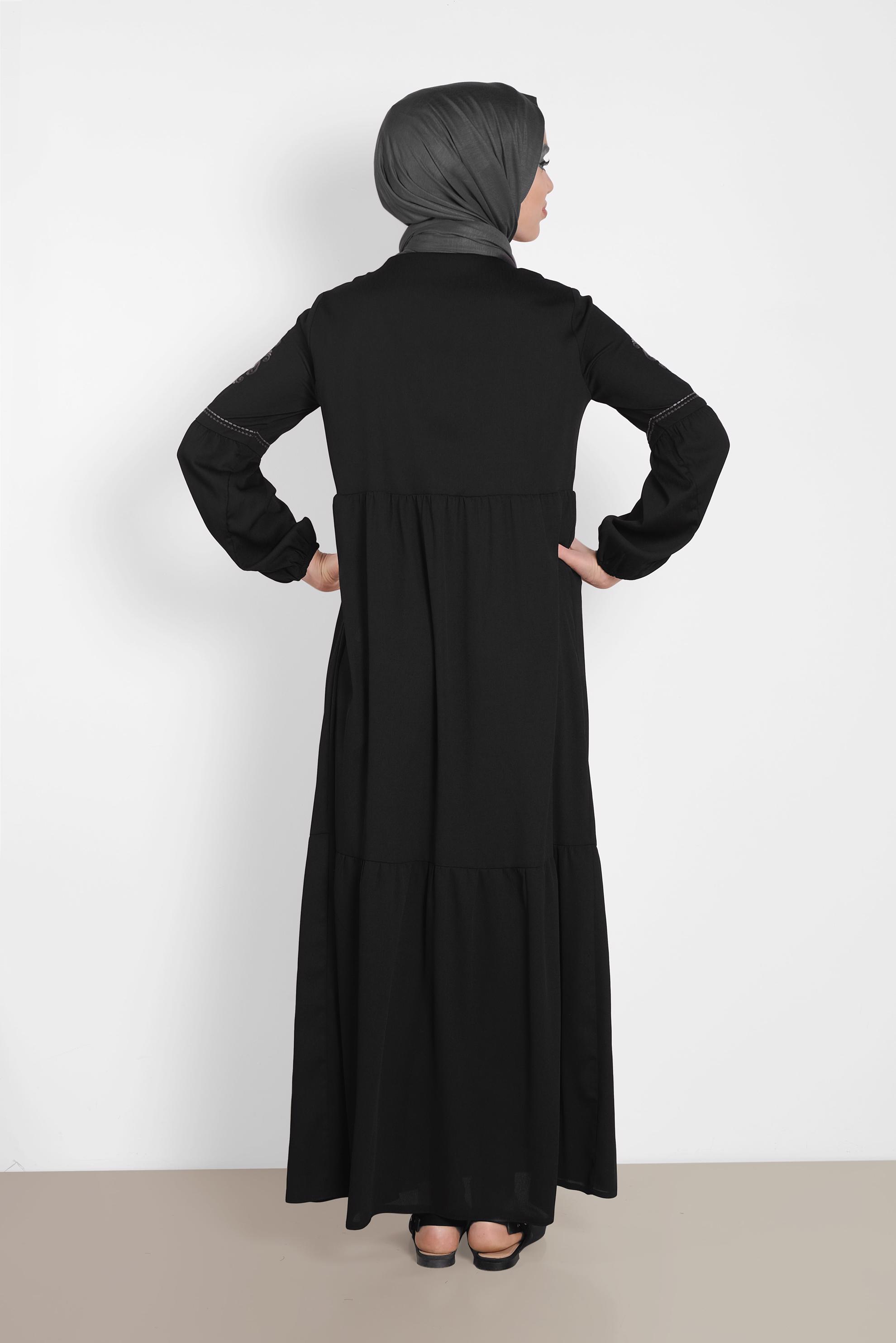 Tesettür giyim SİYAH KOLLARI NAKIŞLI ELBİSE 4439