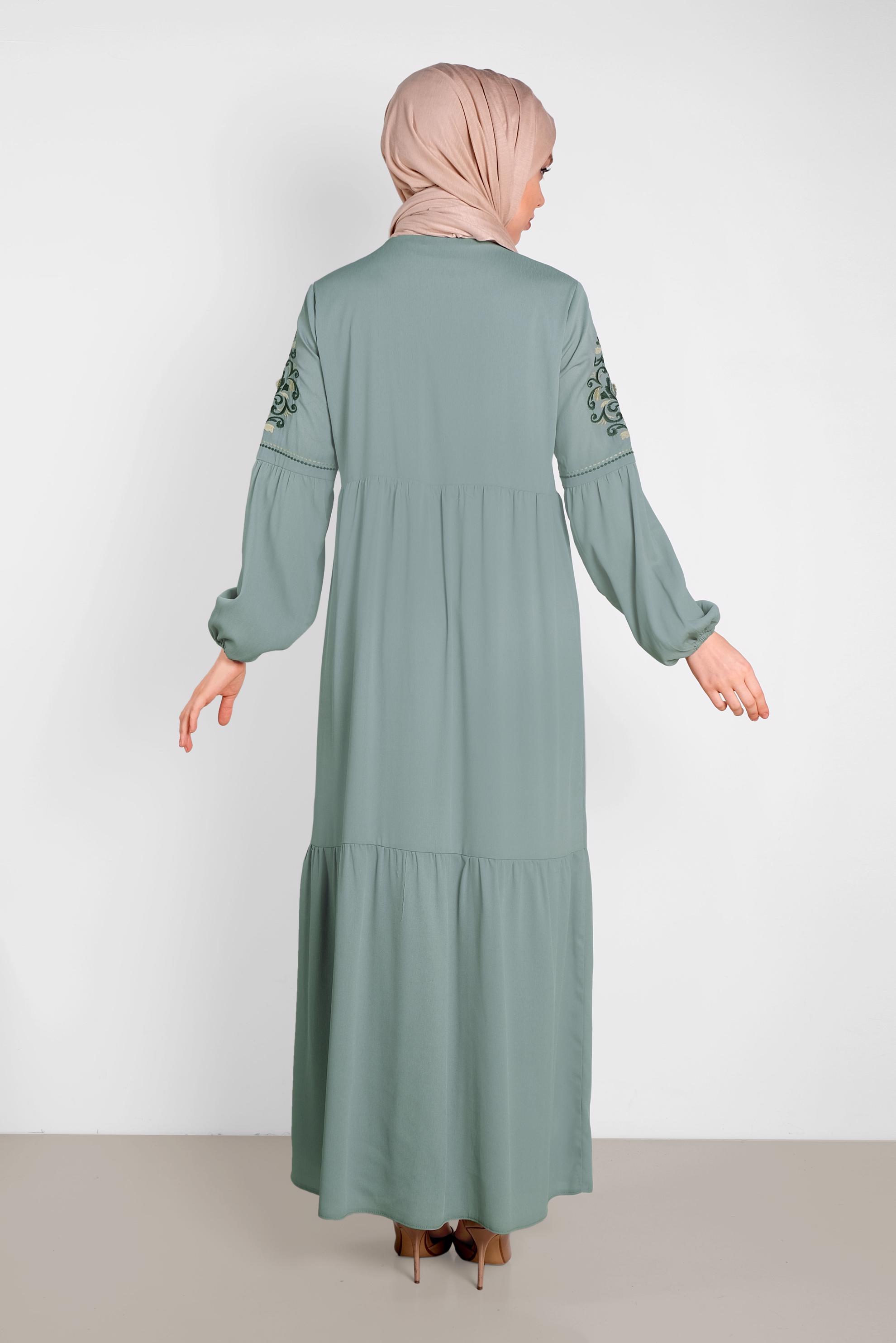 Tesettür giyim YEŞİL KOLLARI NAKIŞLI ELBİSE 4439