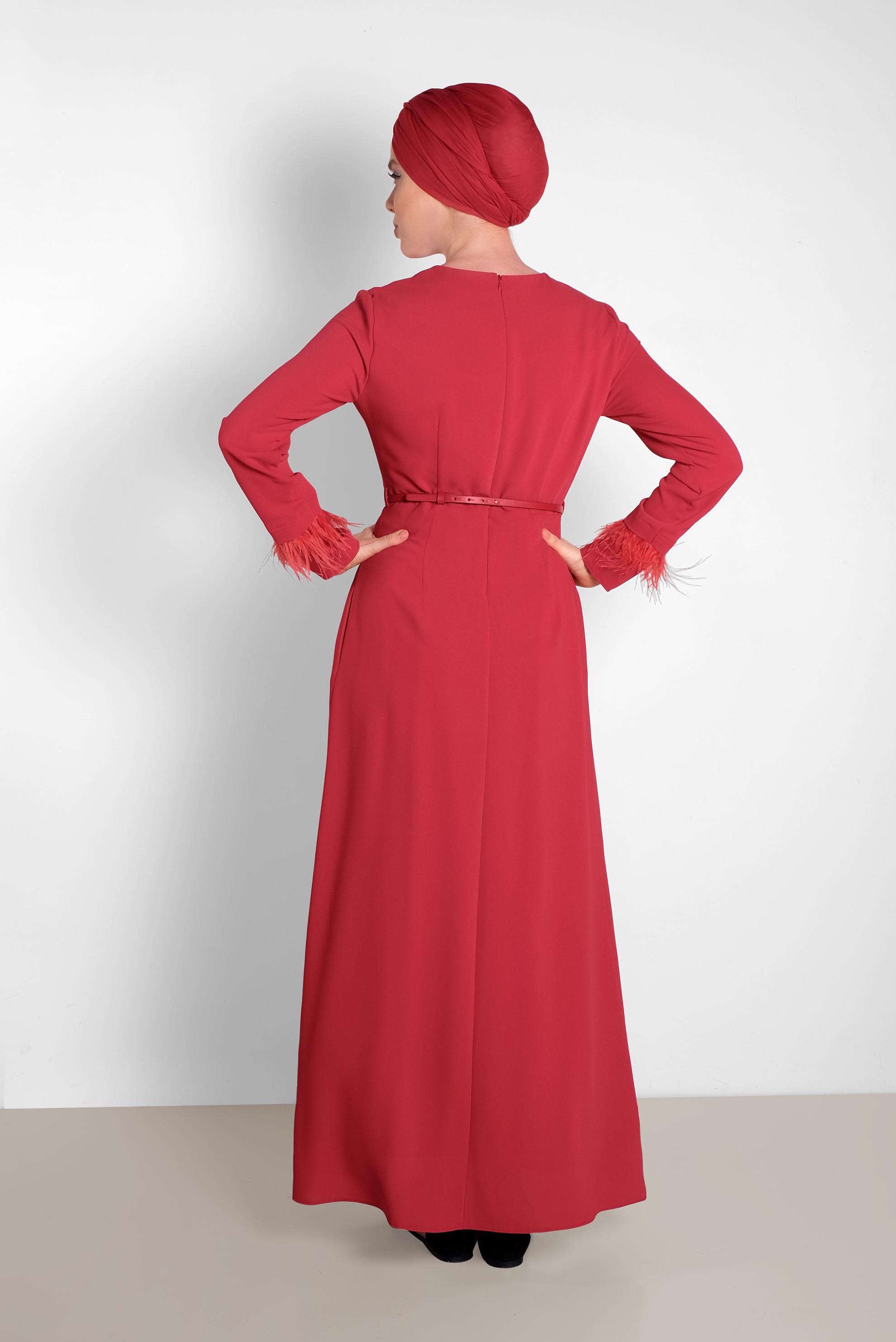 Tesettür giyim KIRMIZI TÜY DETAYLI ELBİSE 4465