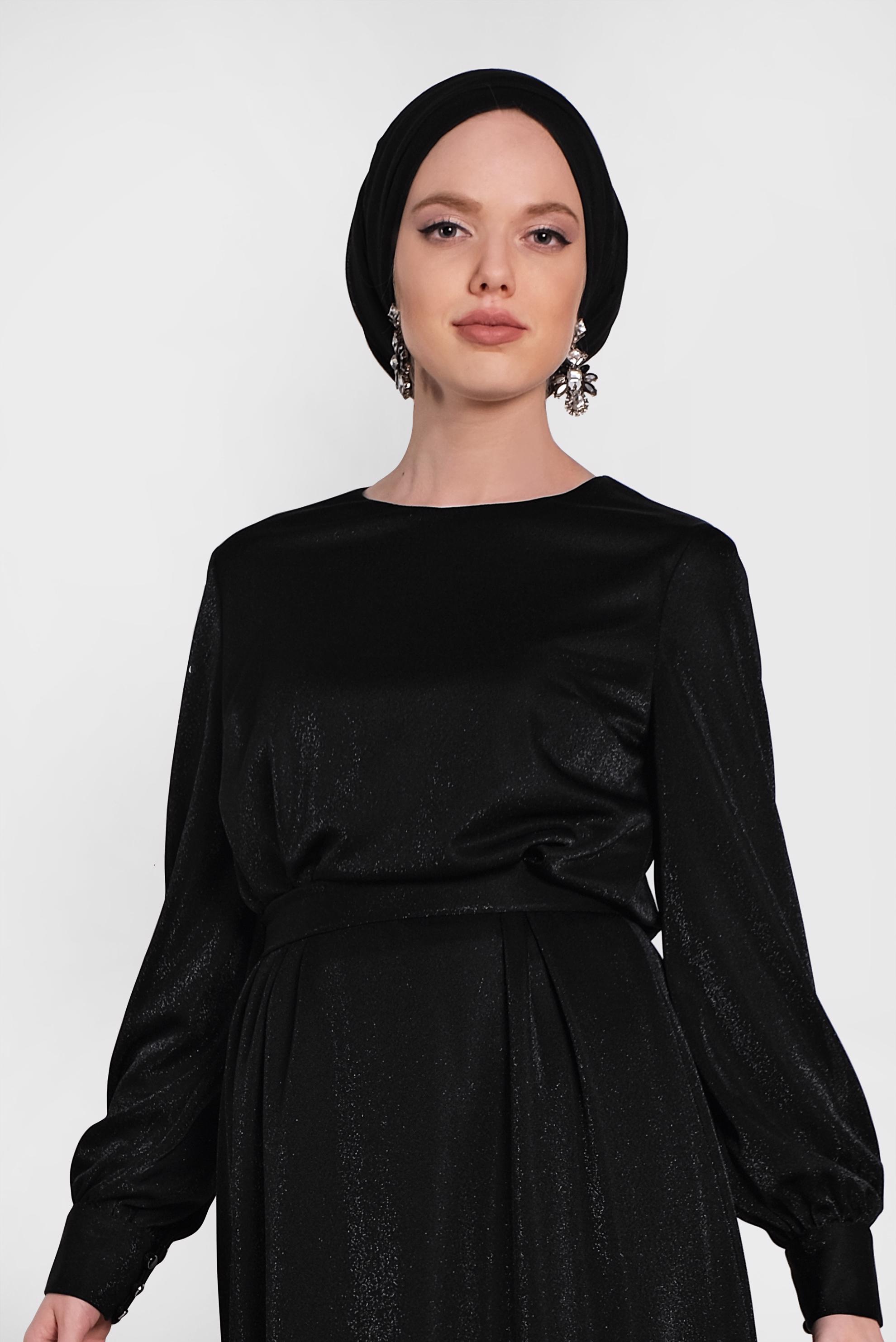 Tesettür giyim SİYAH KUŞAKLI SİMLİ ELBİSE 4466