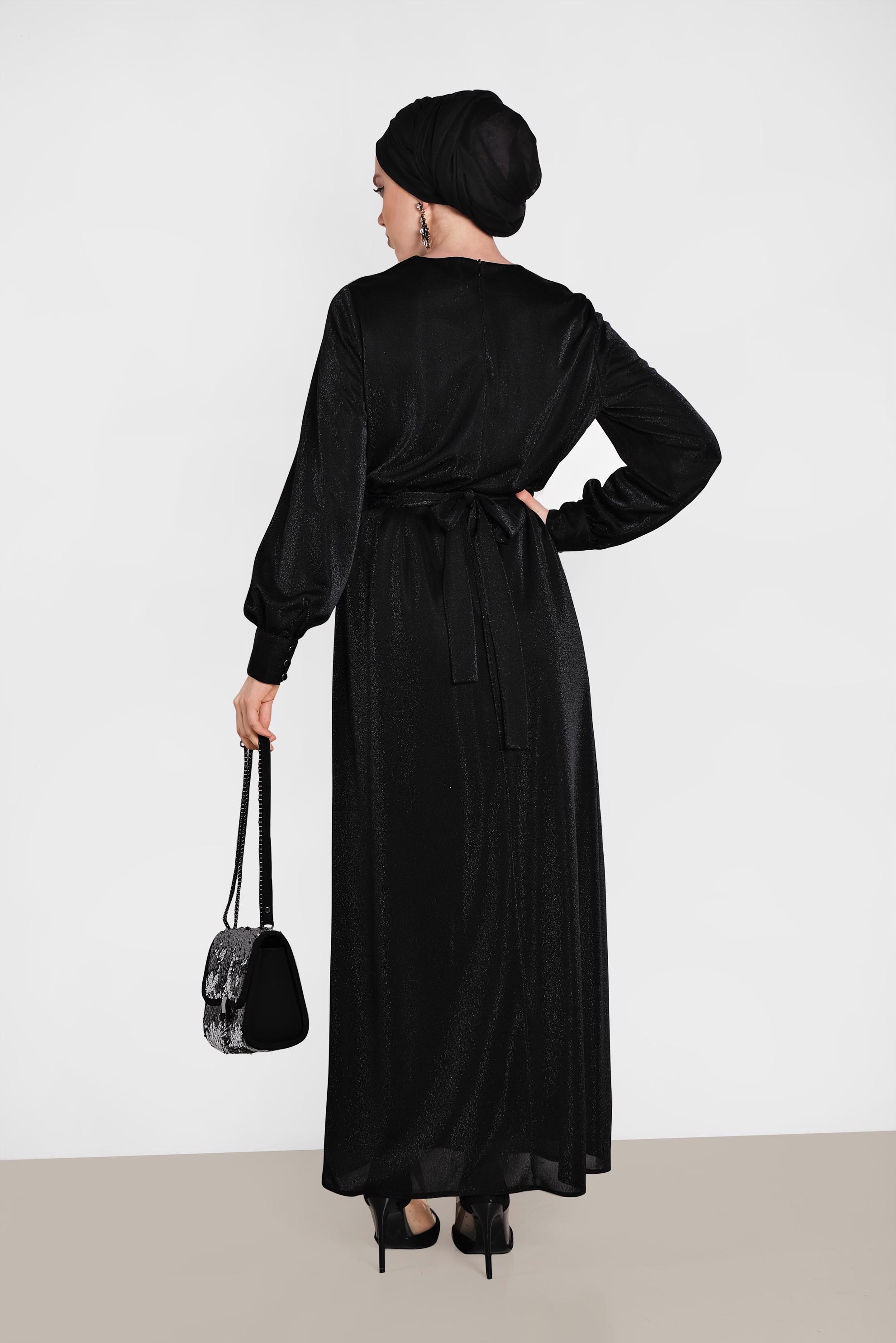 Tesettür giyim SİYAH KUŞAKLI SİMLİ ELBİSE 4466