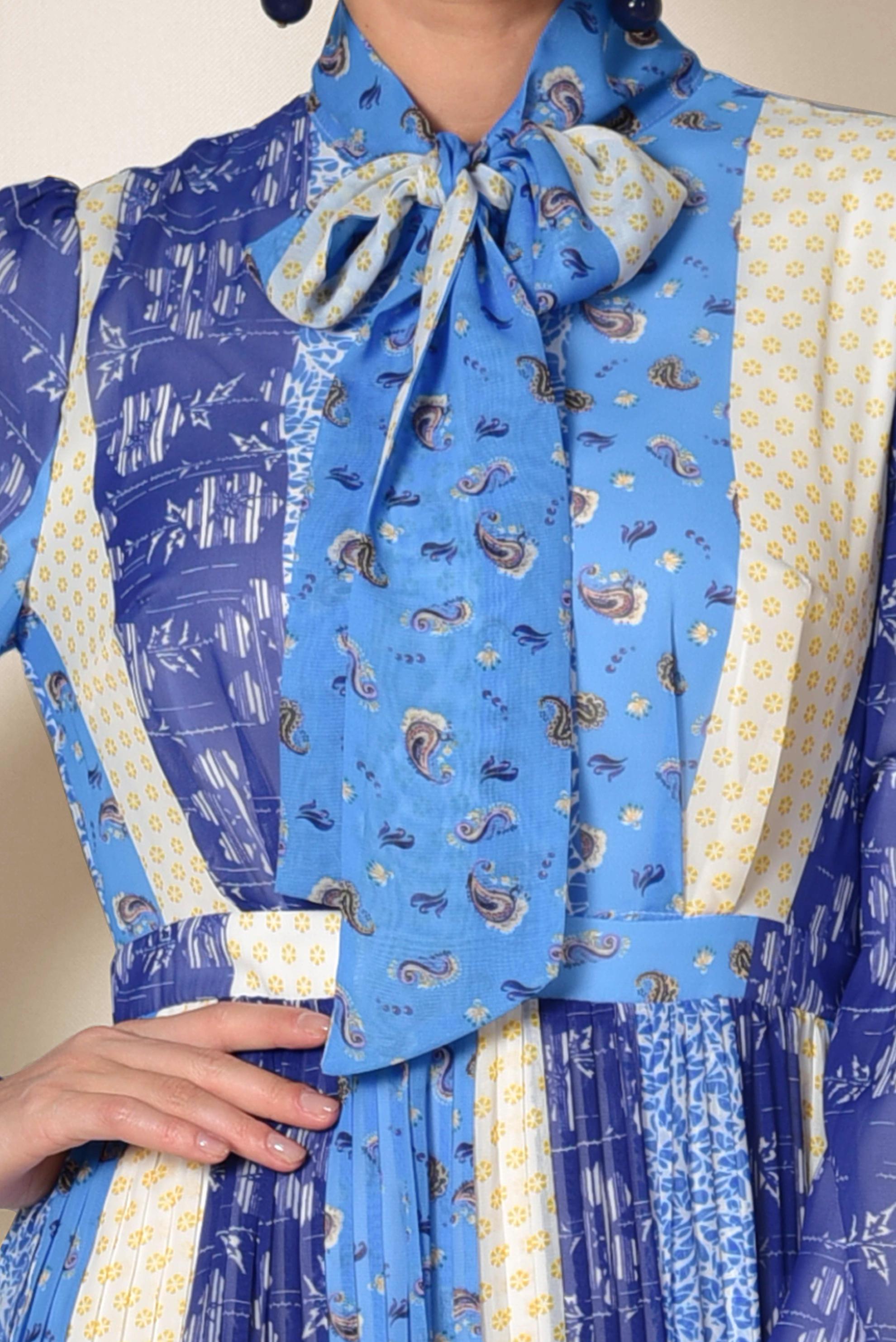 Tesettür giyim LACİVERT ETEĞİ PİLİSELİ DESENLİ ELBİSE 4969