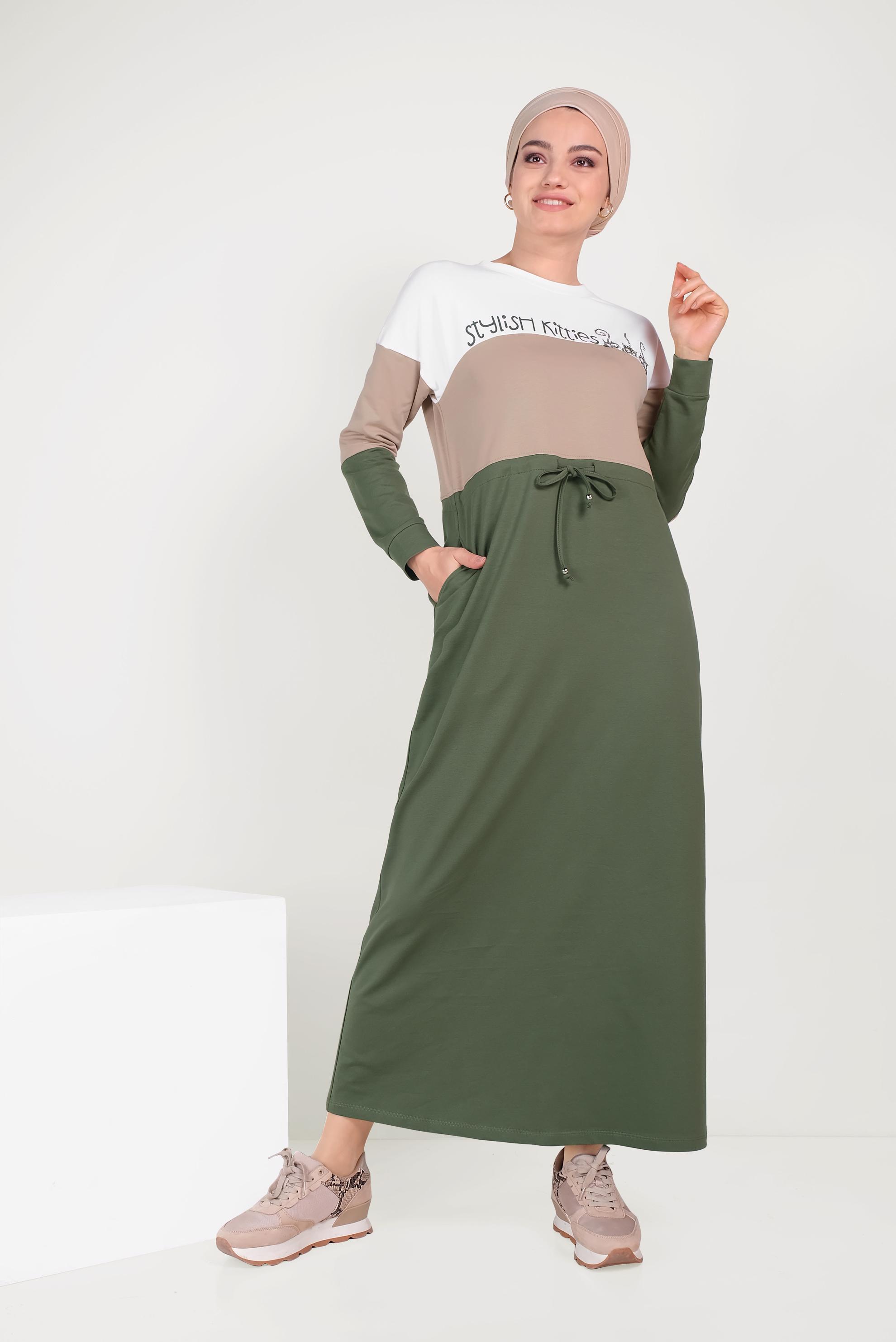 Tesettür giyim HAKİ YAZI DETAYLI CEPLİ EŞOFMAN ELBİSE 40527