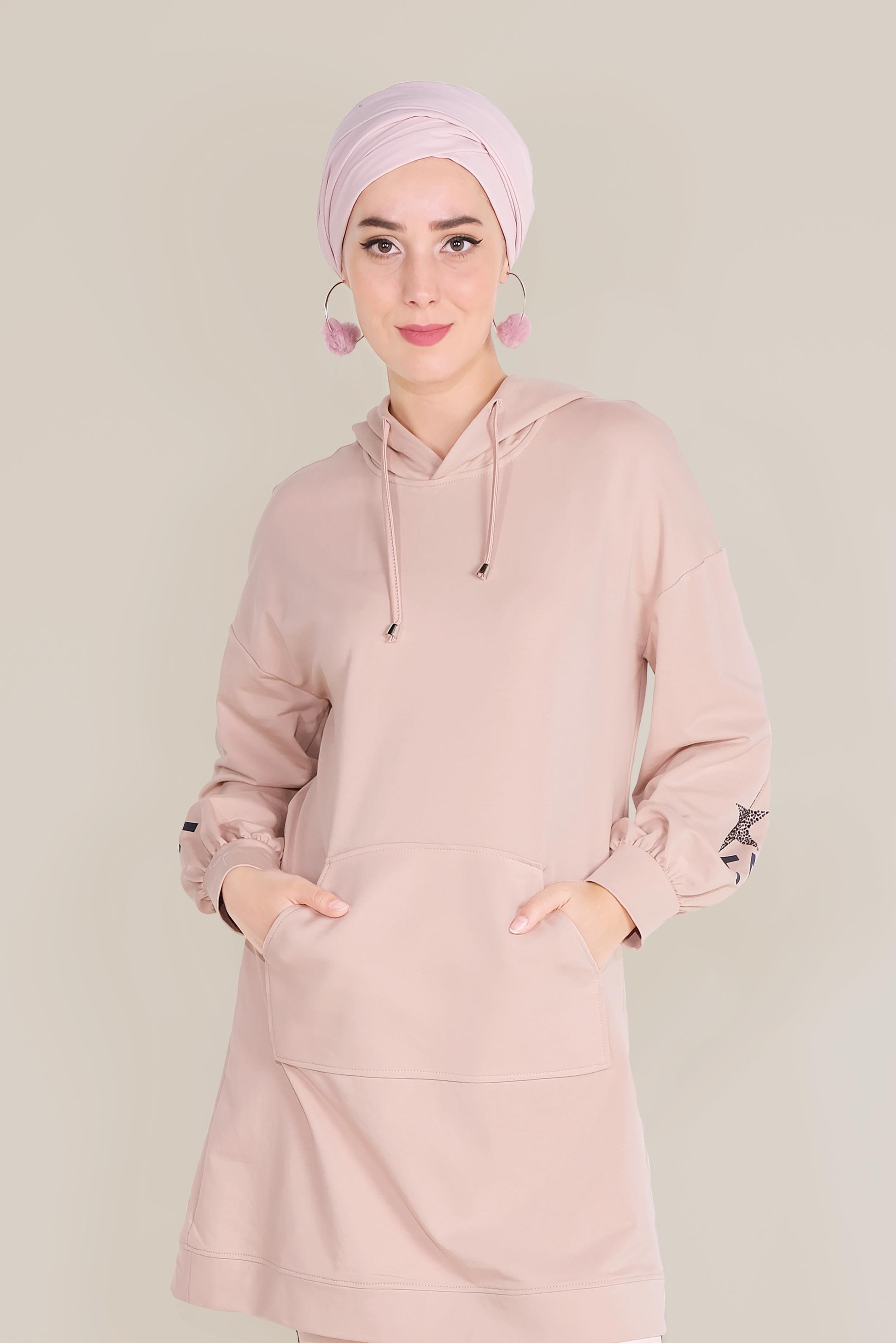 Tesettür giyim PUDRA YAZI DETAYLI KAPÜŞONLU TUNİK 40550