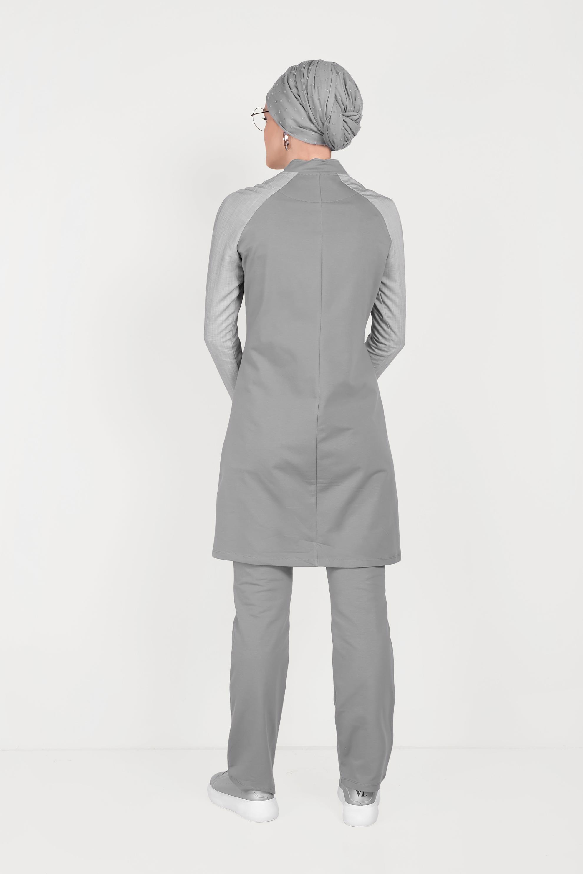 Tesettür giyim GRİ HAKİM YAKA YAZI BASKILI EŞOFMAN TAKIMI 40572 