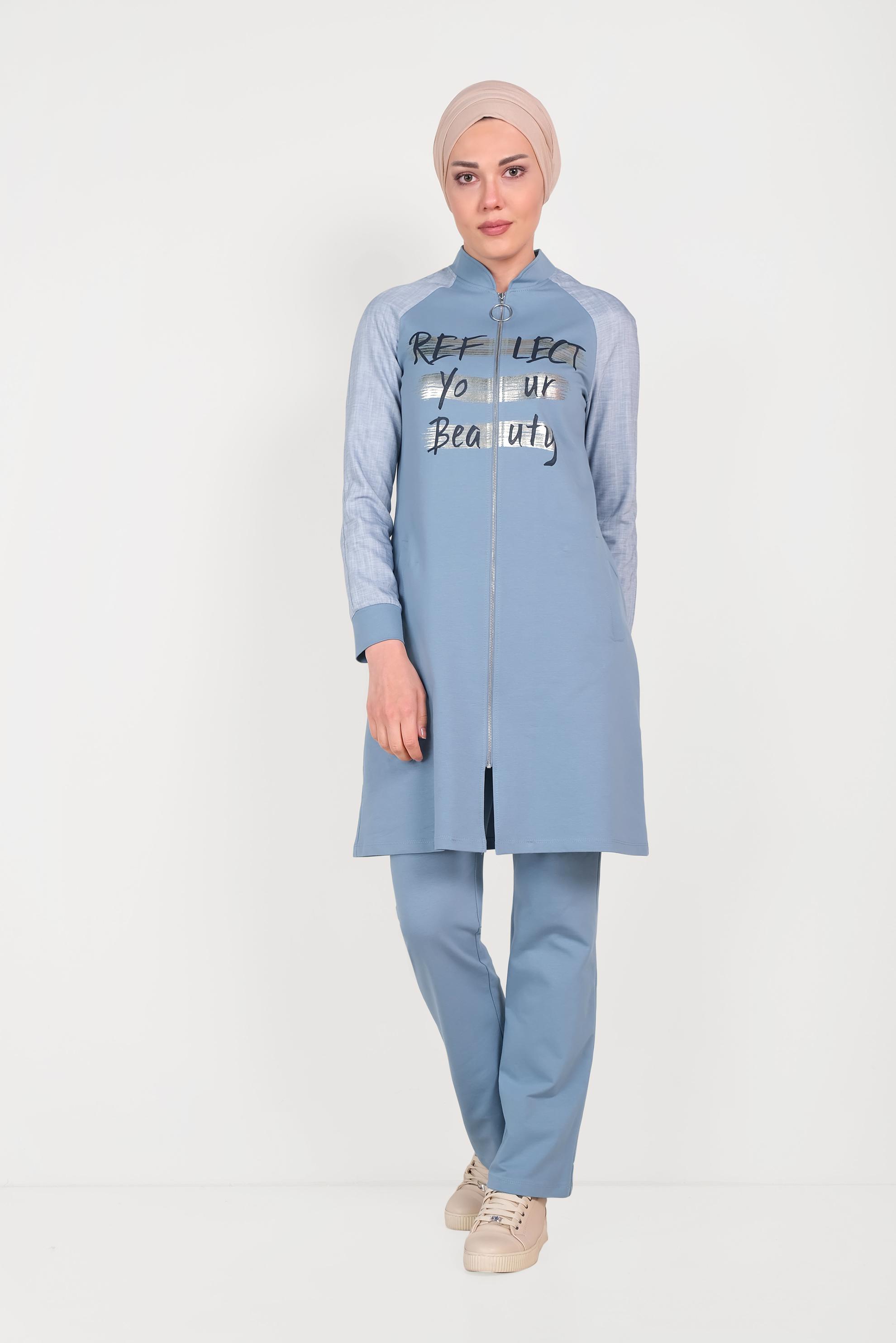 Tesettür giyim MAVİ HAKİM YAKA YAZI BASKILI EŞOFMAN TAKIMI 40572 