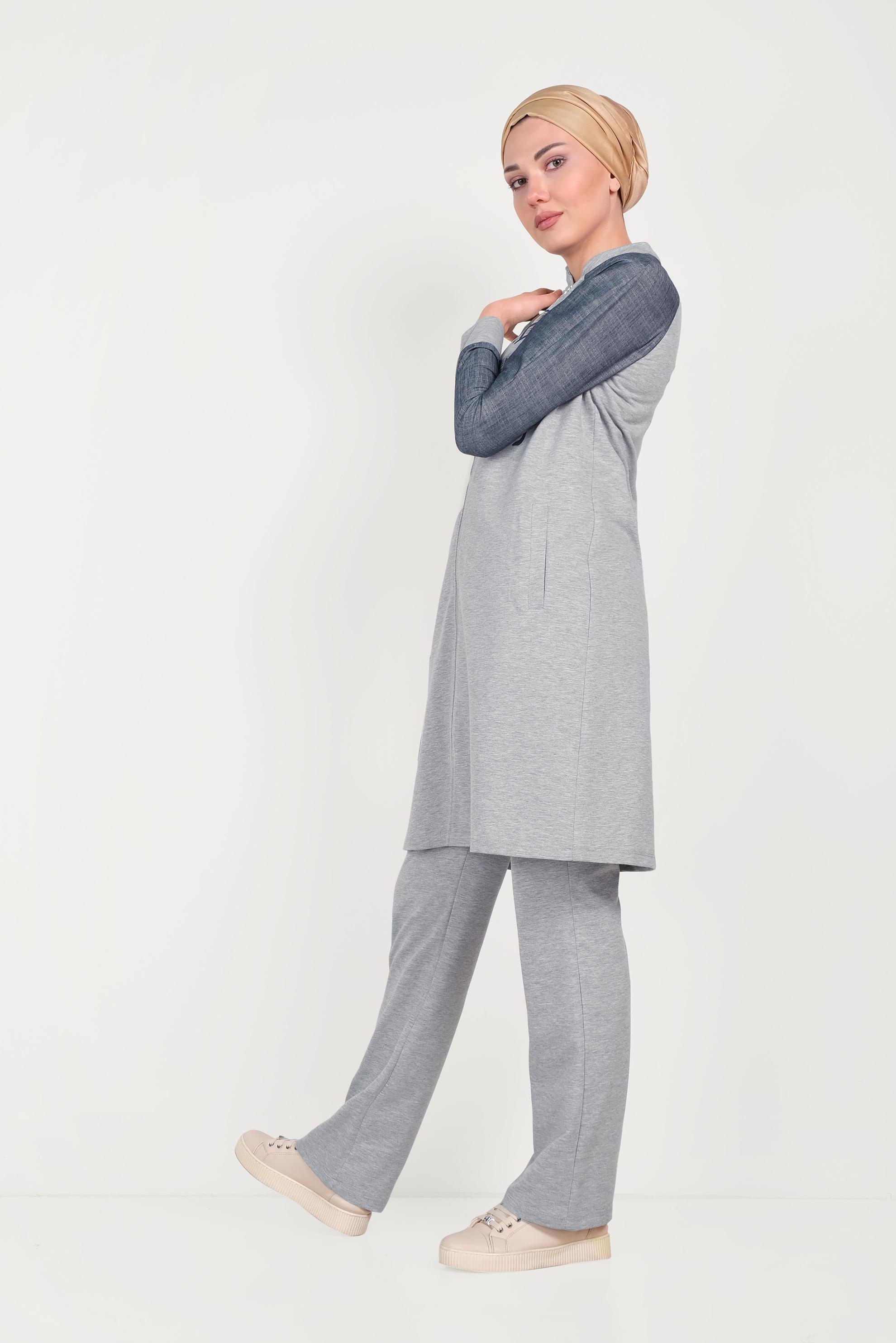 Tesettür giyim GRİ HAKİM YAKA YAZI BASKILI EŞOFMAN TAKIMI 40572 