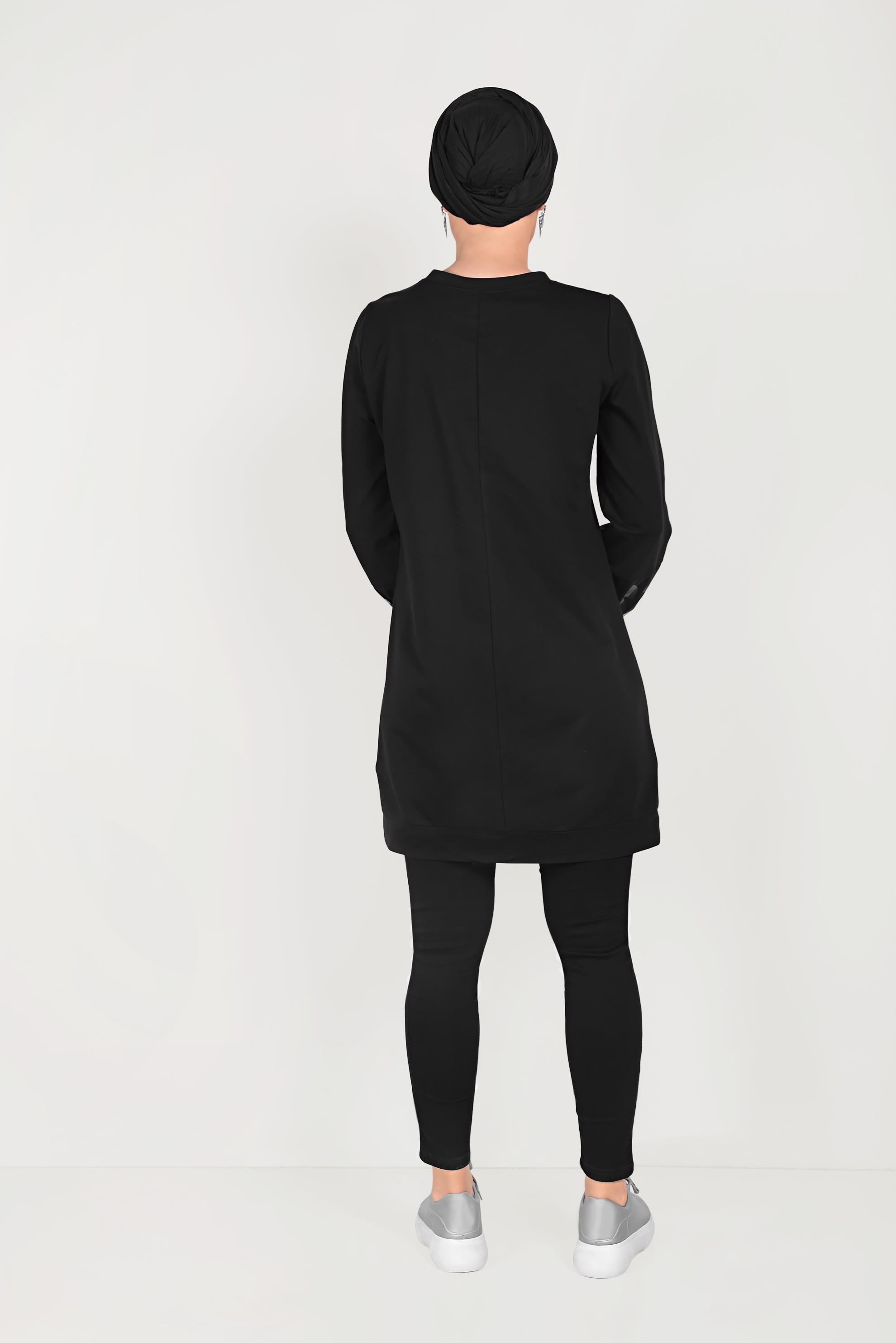 Tesettür giyim SİYAH PAMUKLU MANŞETLERİ LASTİKLİ BASKILI EŞOFMAN TUNİK 40656 