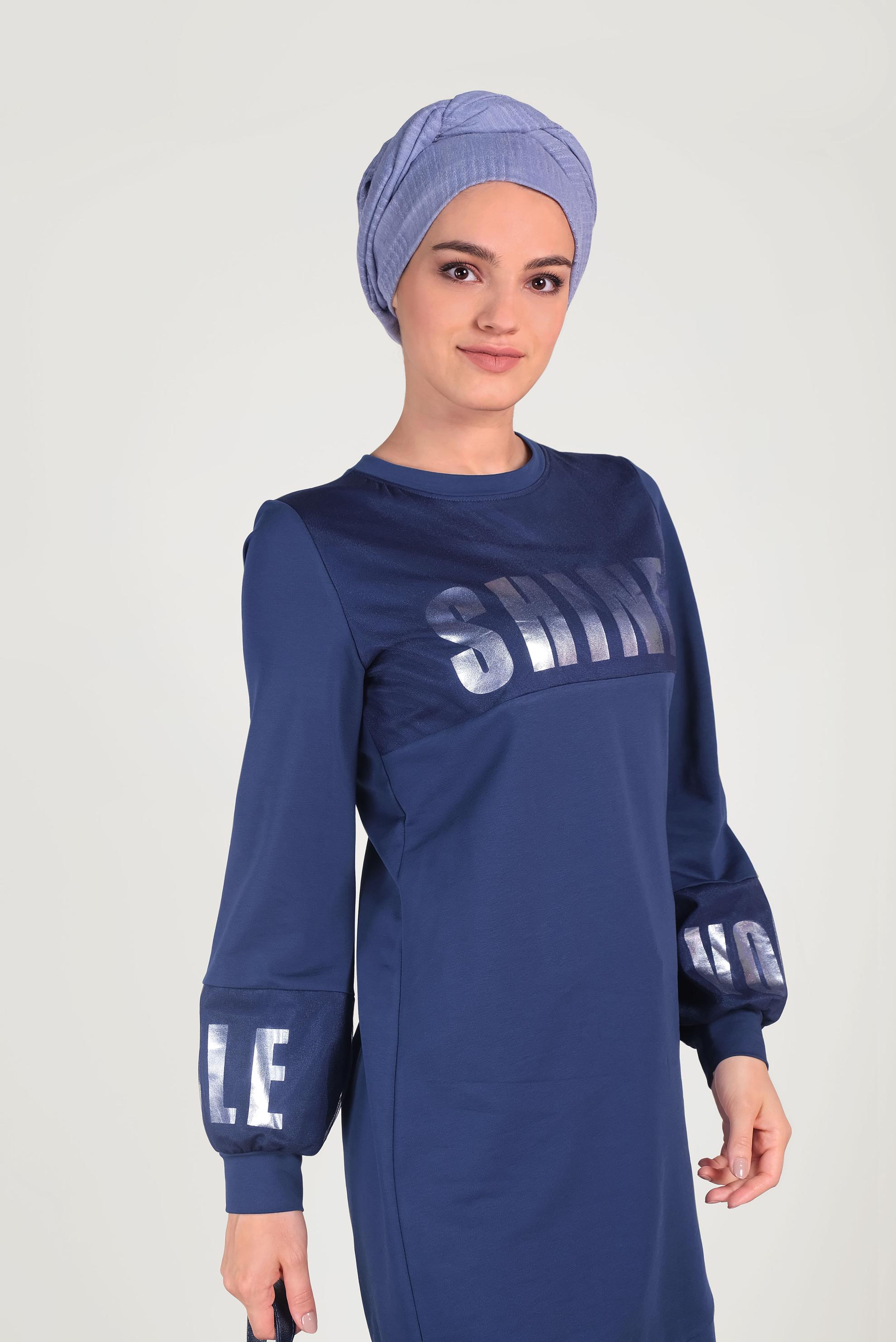 Tesettür giyim LACİVERT PAMUKLU MANŞETLERİ LASTİKLİ BASKILI EŞOFMAN TUNİK 40656 