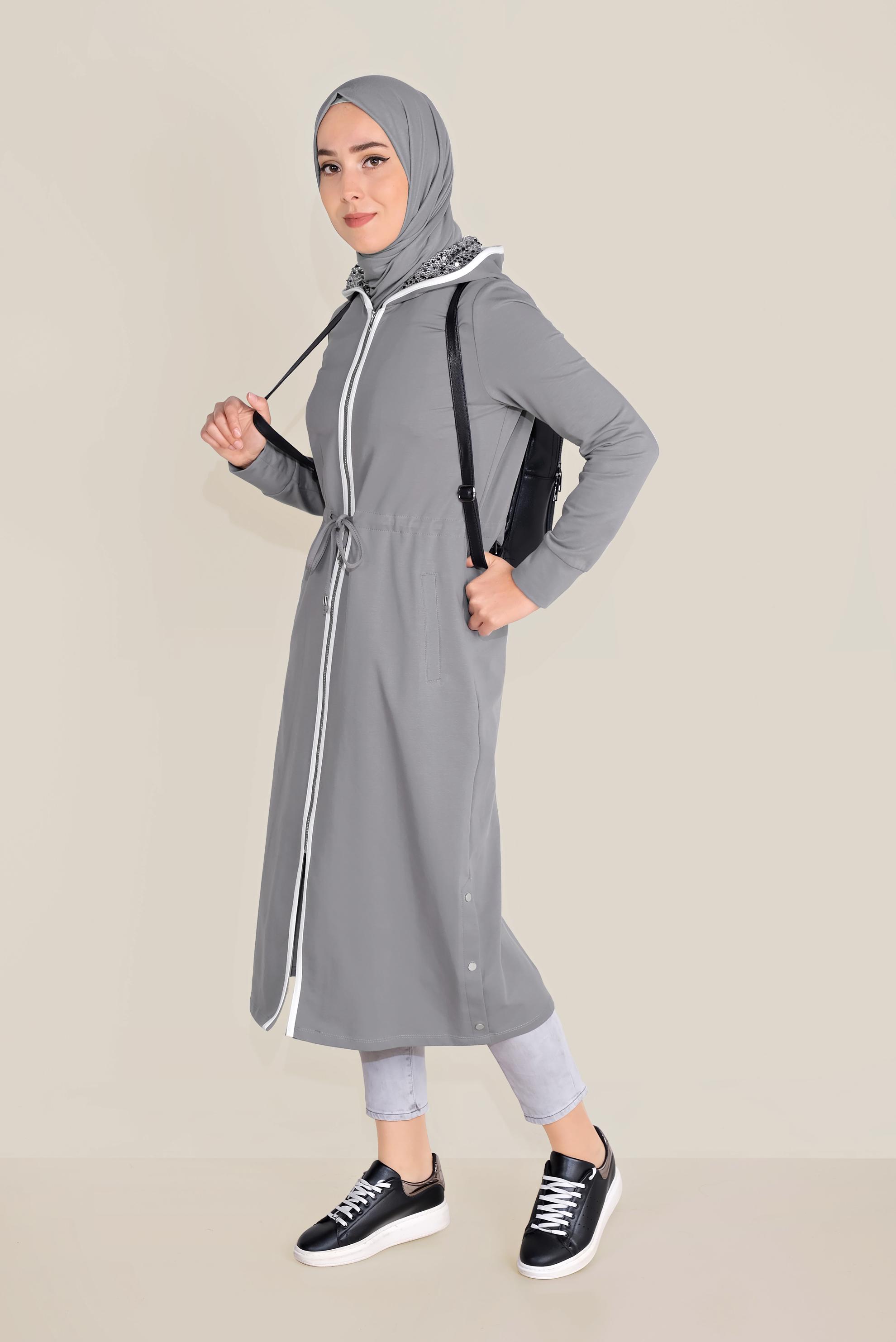 Tesettür giyim GRİ BELDEN BÜZGÜLÜ KAPÜŞONLU EŞOFMAN TUNİK 40680