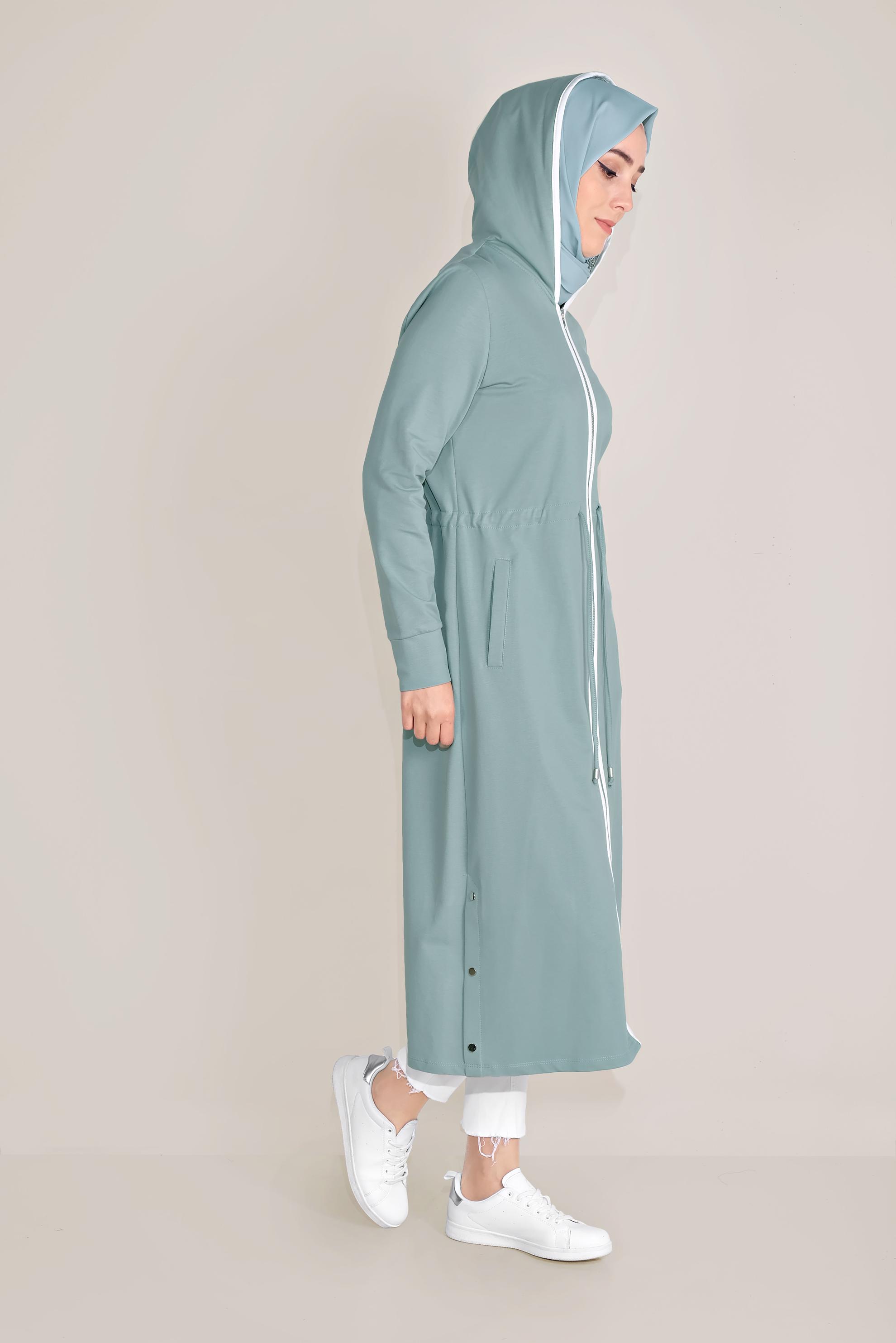 Tesettür giyim YEŞİL BELDEN BÜZGÜLÜ KAPÜŞONLU EŞOFMAN TUNİK 40680