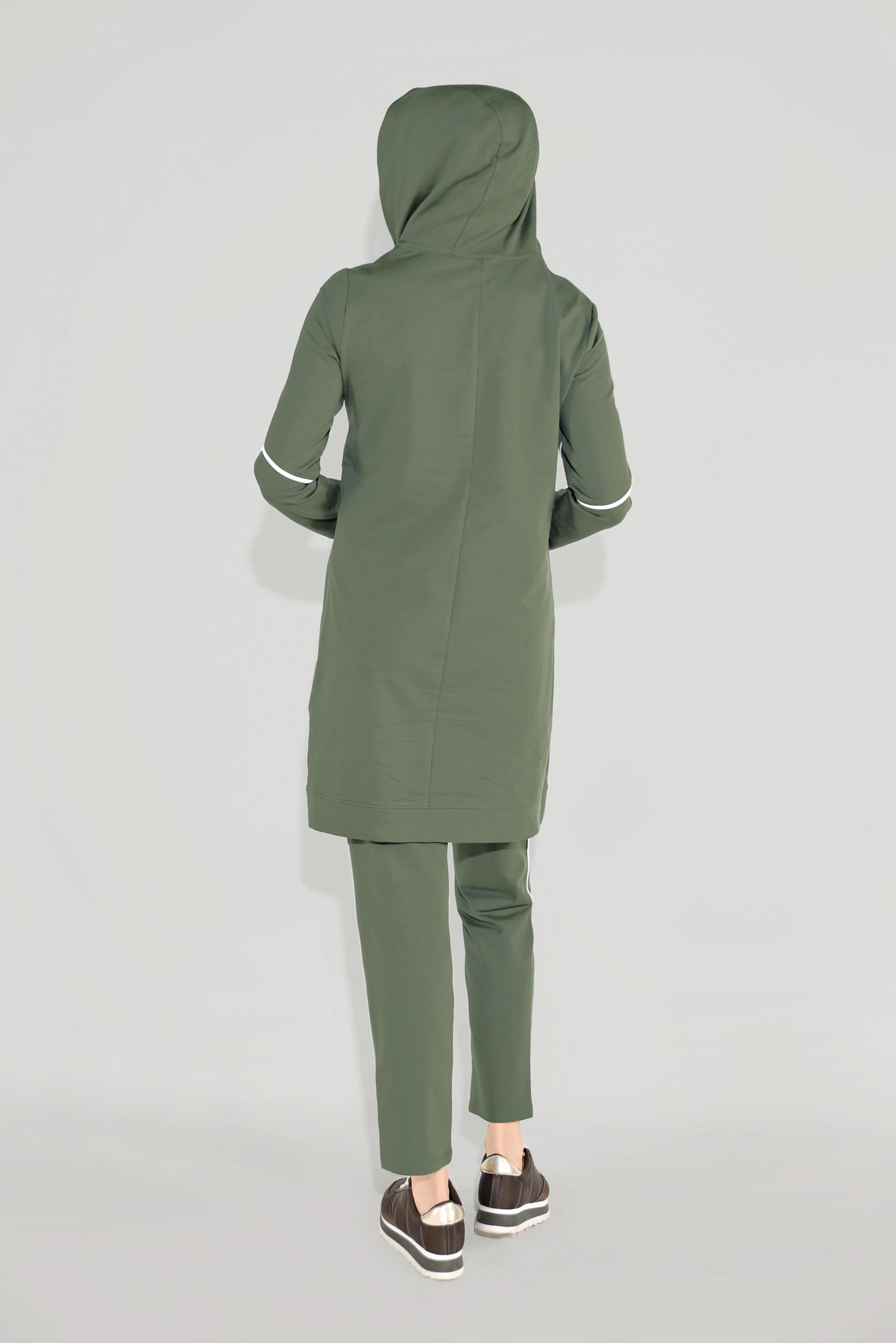 Tesettür giyim HAKİ PAMUKLU TAŞ BASKILI KAPÜŞONLU EŞOFMAN TAKIM 40685