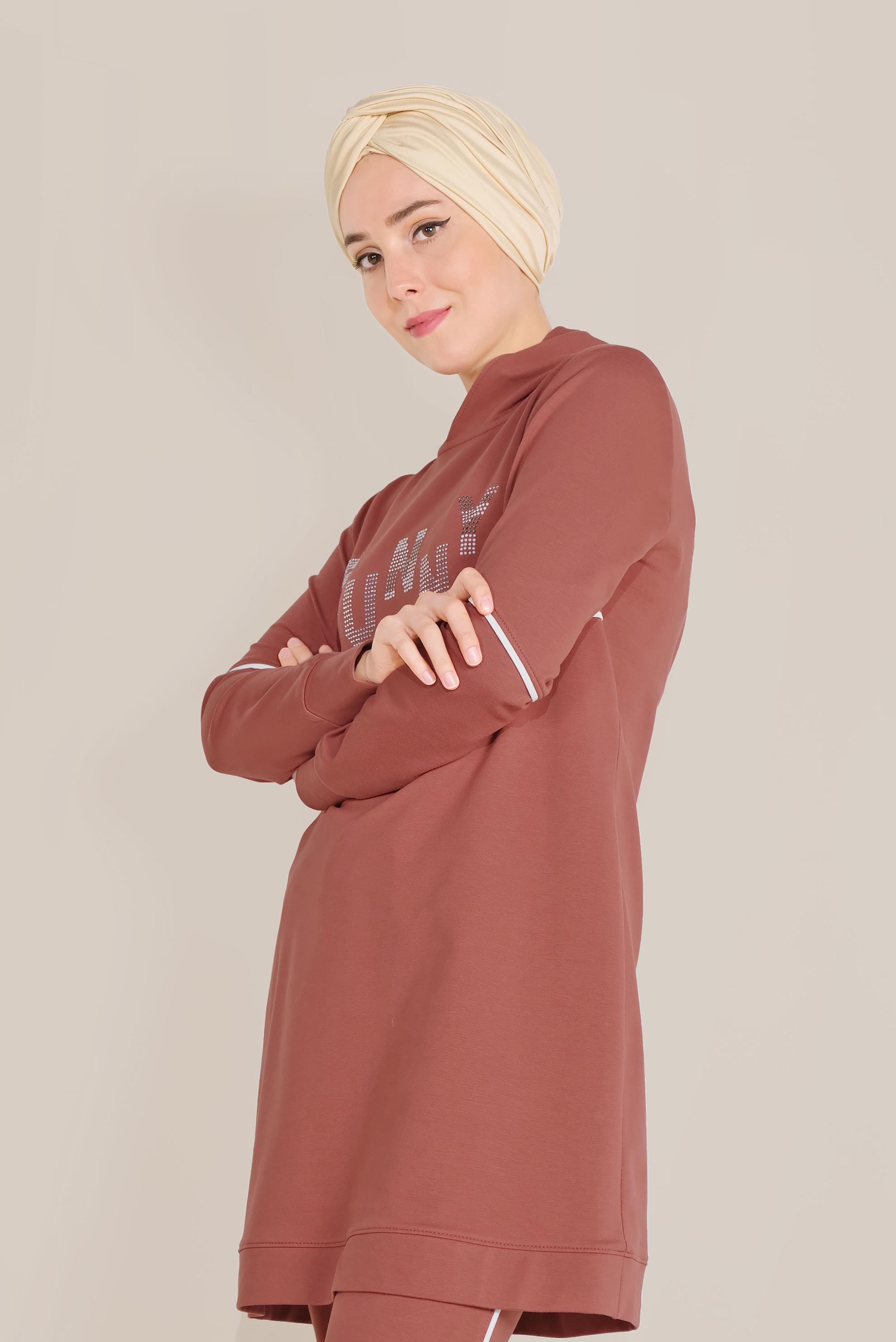 Tesettür giyim TURUNCU PAMUKLU TAŞ BASKILI KAPÜŞONLU EŞOFMAN TAKIM 40685