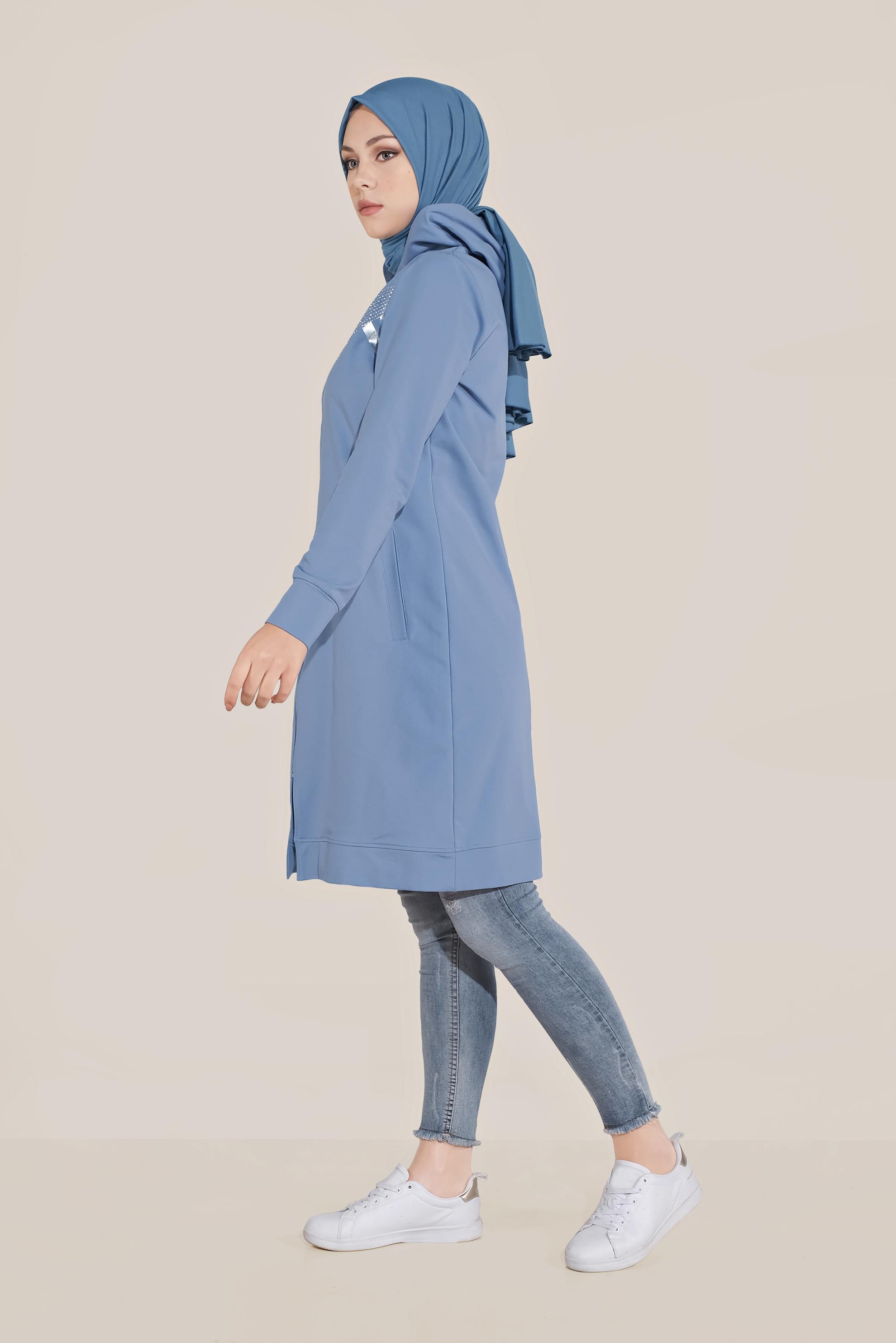 Tesettür giyim MAVİ TAŞ BASKILI ŞERİTLİ EŞOFMAN TUNİK 40723