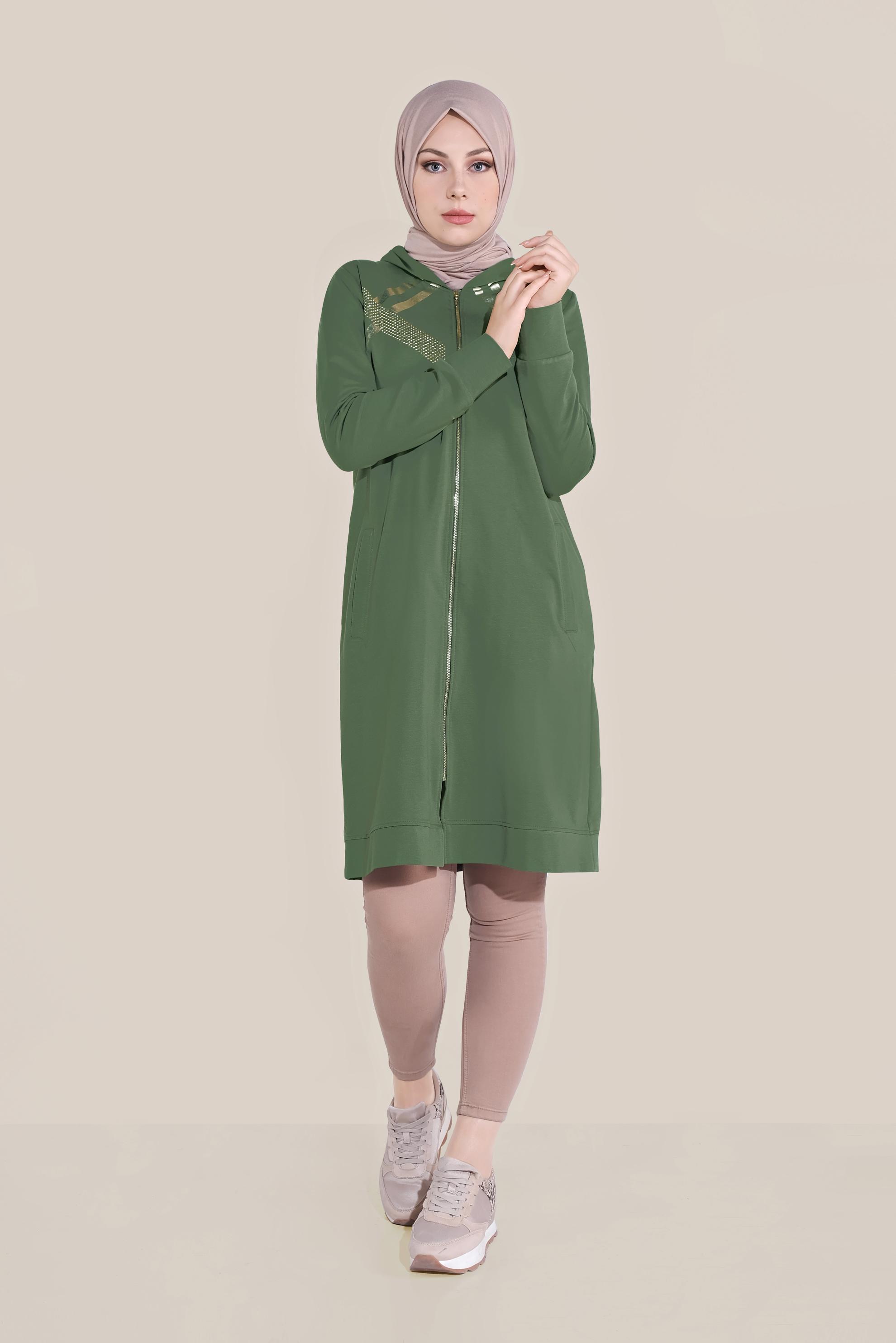 Tesettür giyim HAKİ TAŞ BASKILI ŞERİTLİ EŞOFMAN TUNİK 40723