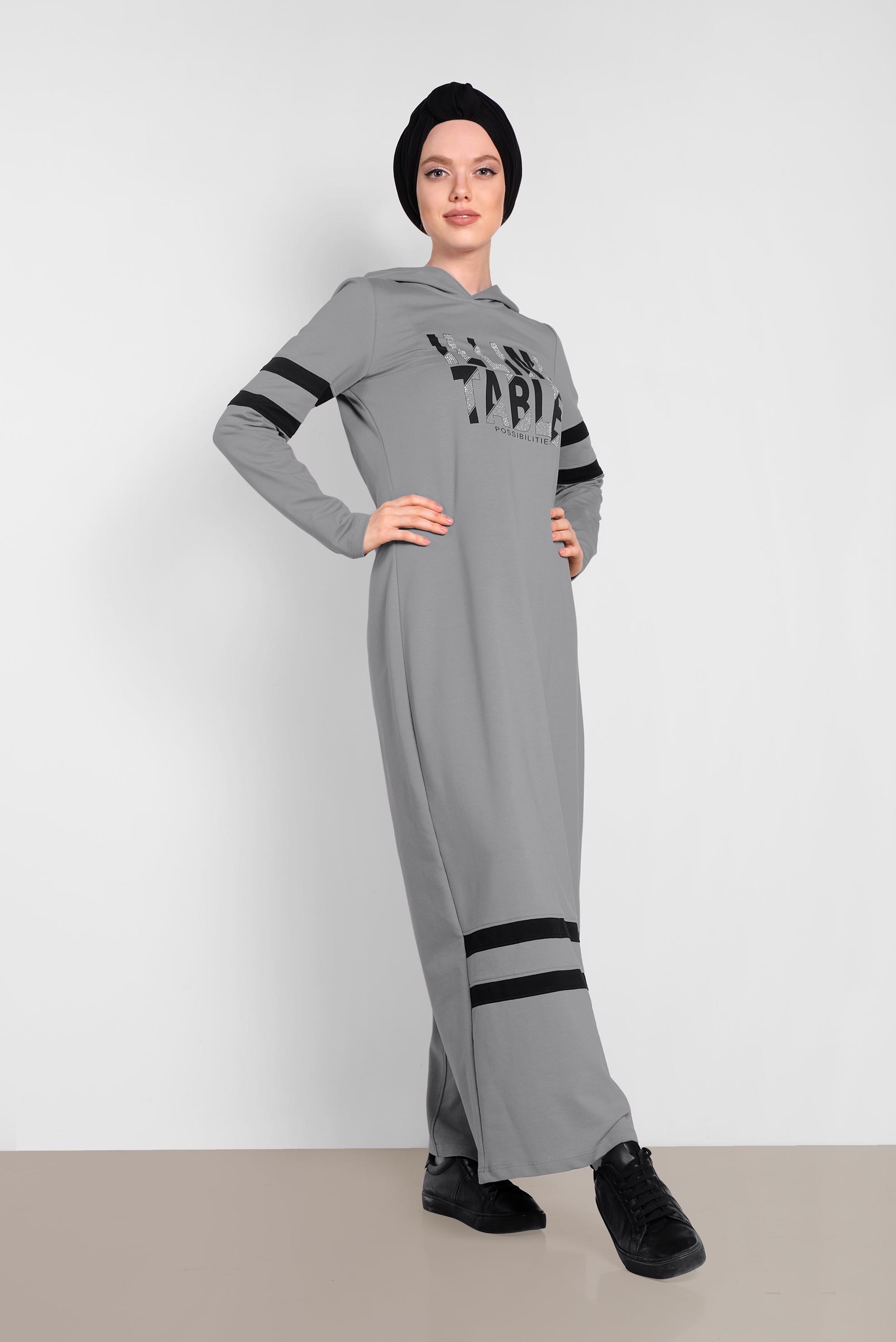 Tesettür giyim GRİ BASKILI KAPÜŞONLU EŞOFMAN ELBİSE 4339