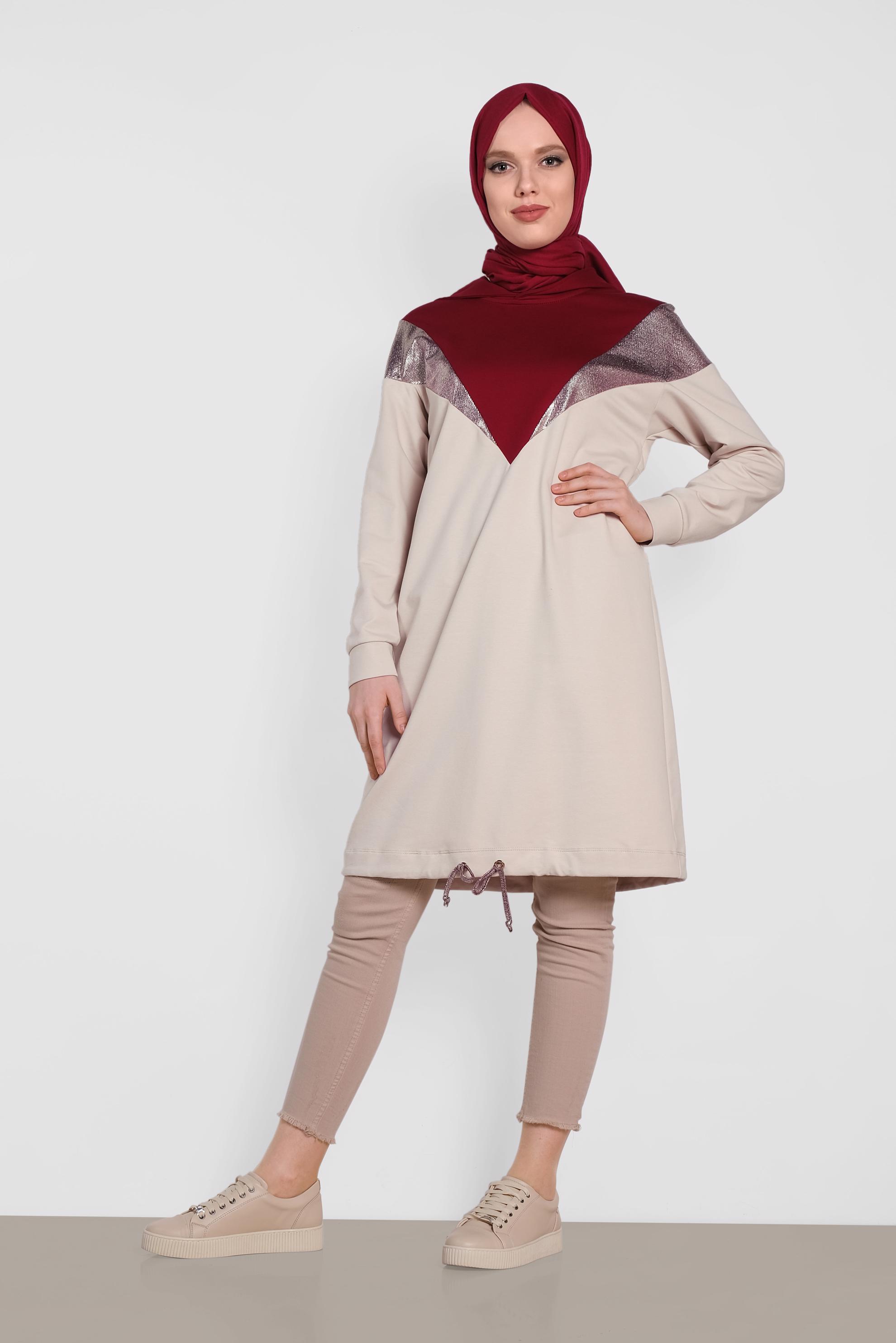 Tesettür giyim BEJ SİMLİ ETEK UCU BÜZGÜLÜ EŞOFMAN TUNİK 4483