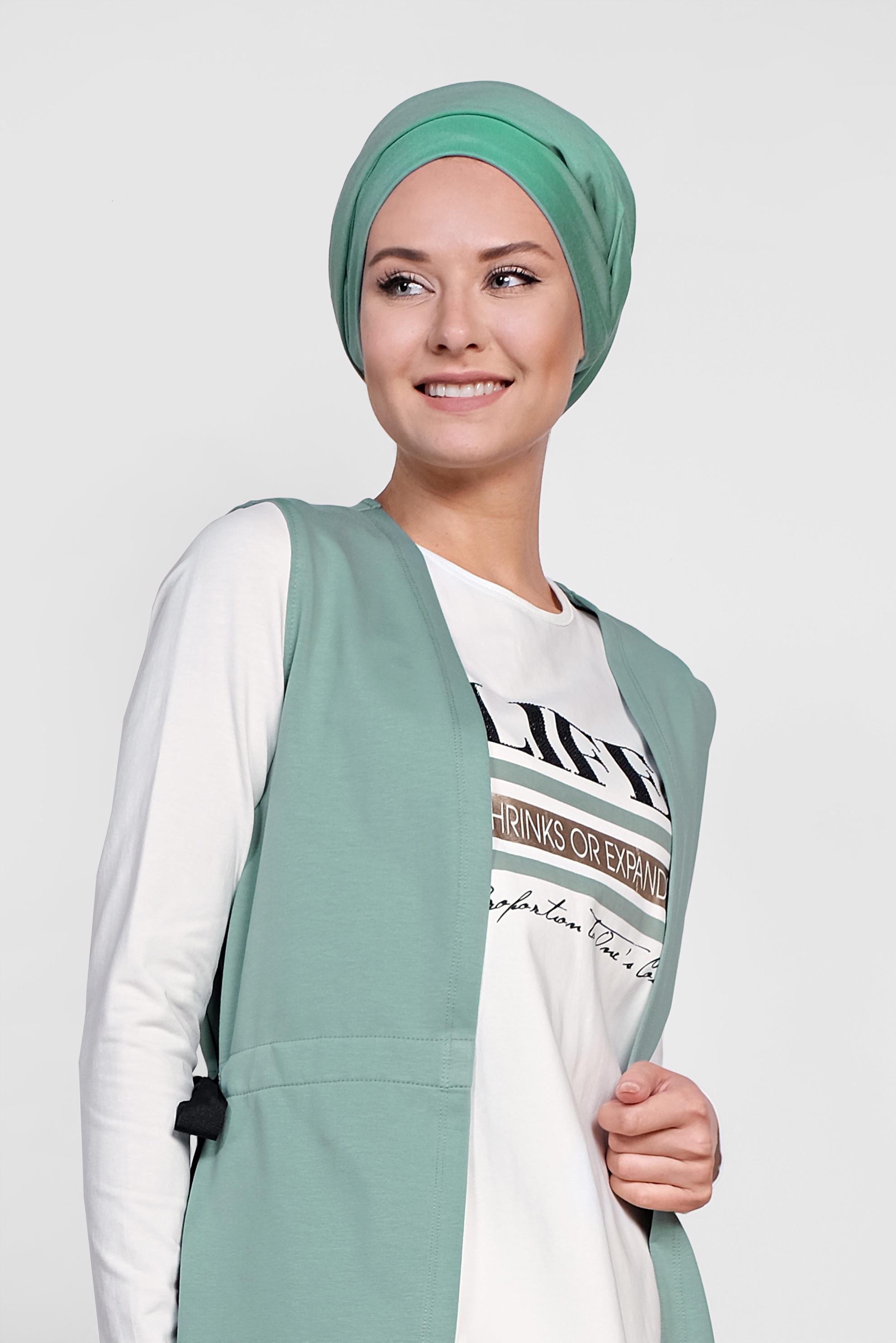 Tesettür giyim YEŞİL PAMUKLU YAZI BASKILI İKİLİ TUNİK 4951