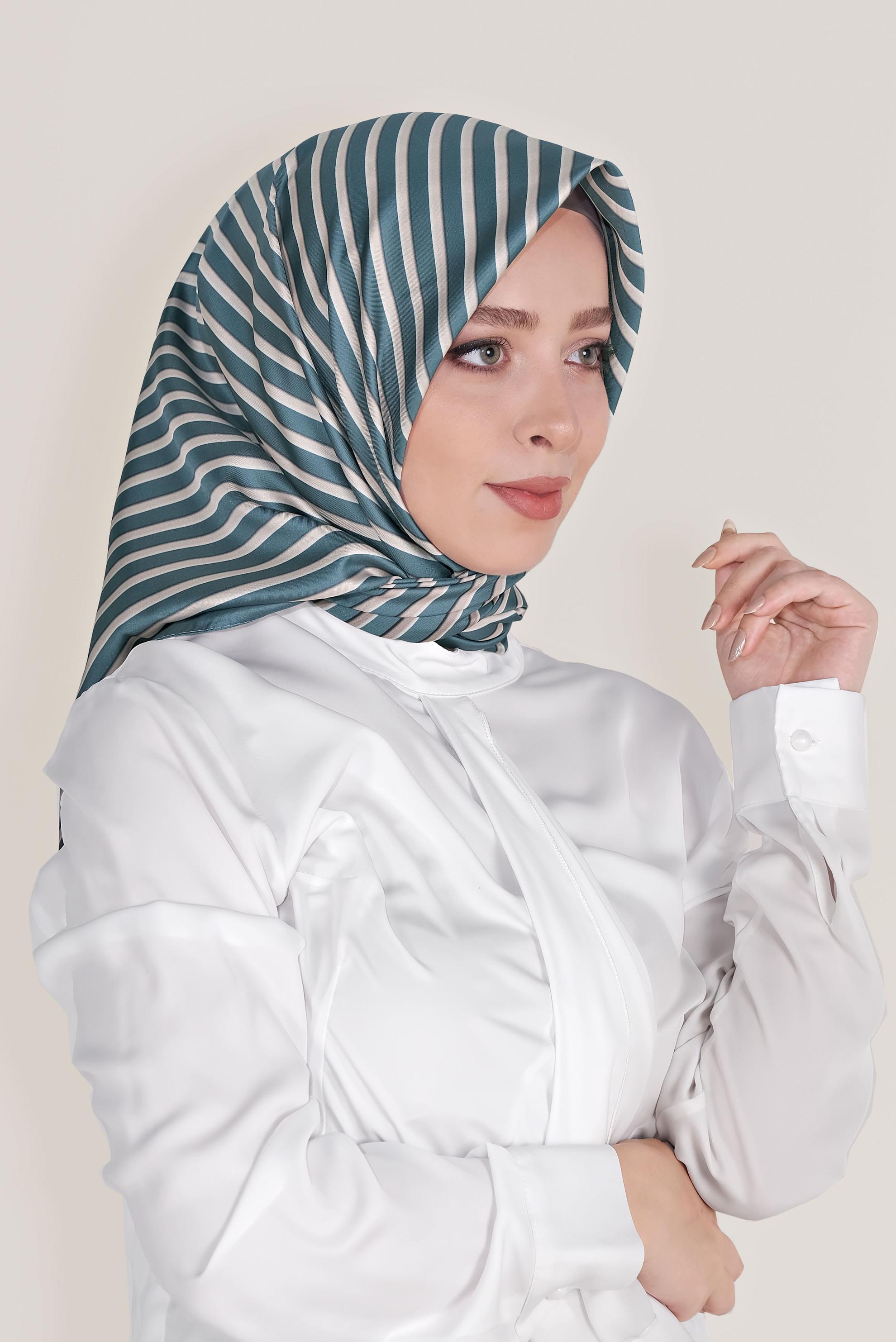 Tesettür giyim LACİVERT ALVİNA DİJİTAL TWİLL EŞARP 8031 