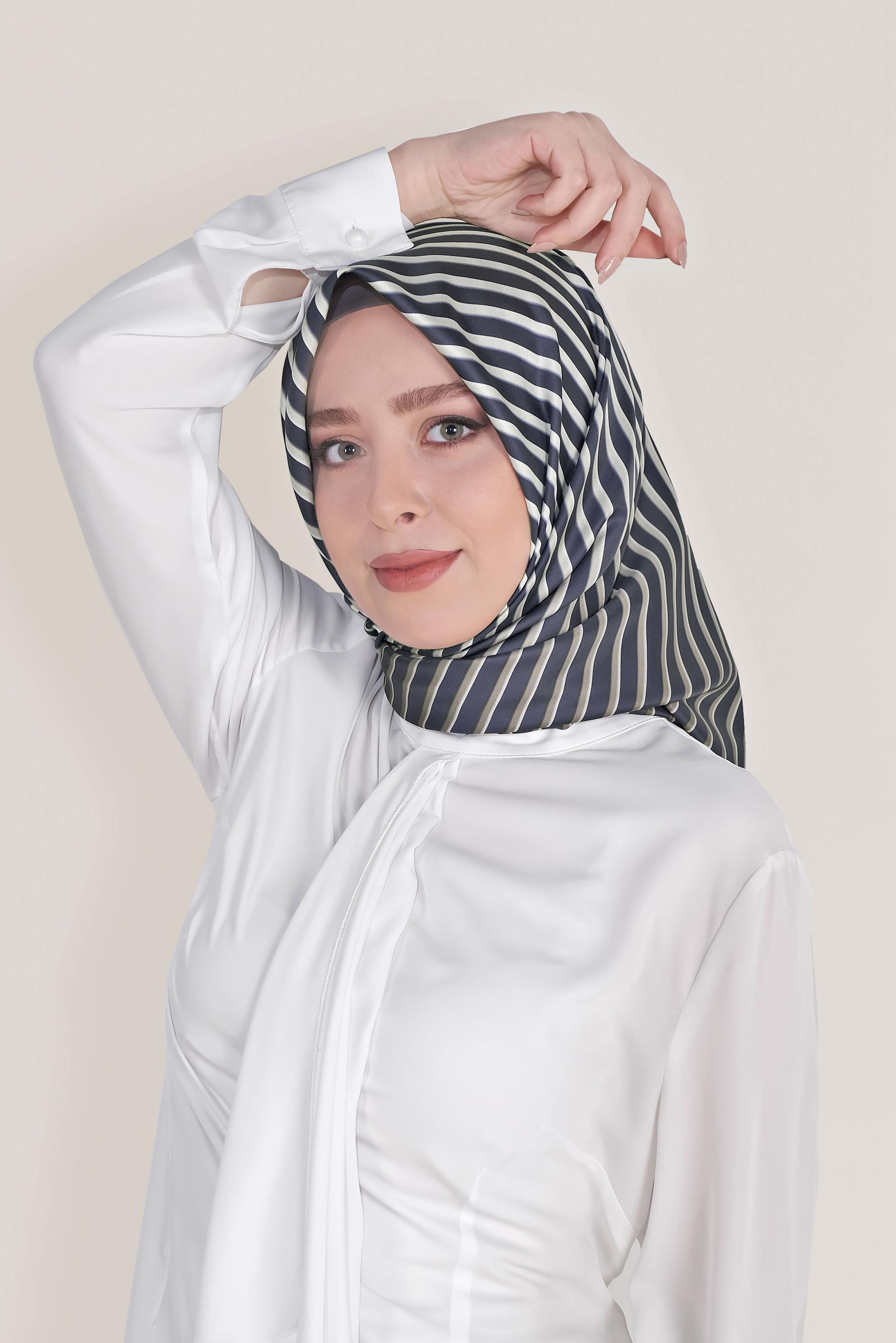 Tesettür giyim LACİVERT ALVİNA DİJİTAL TWİLL EŞARP 8031 