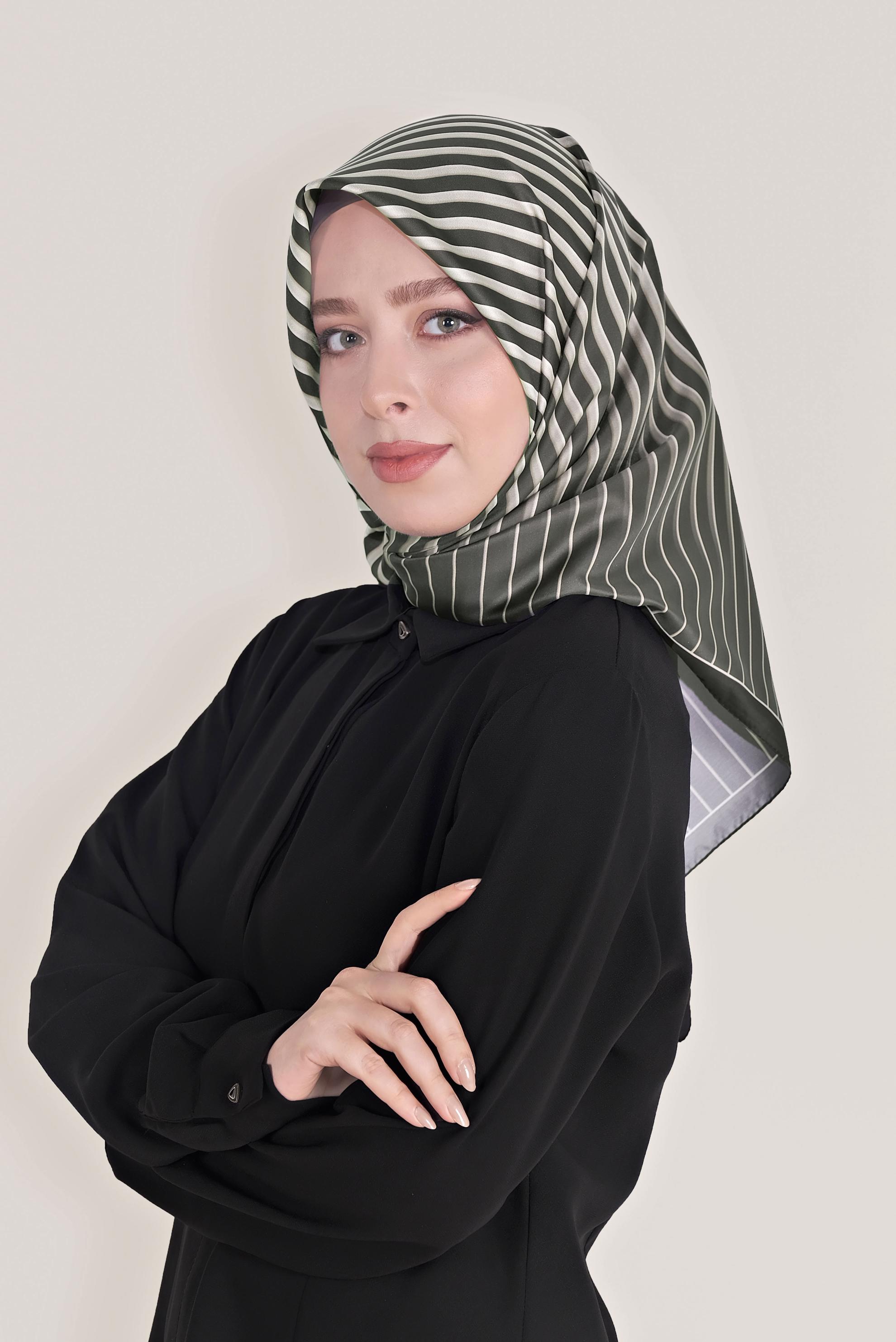 Tesettür giyim SİYAH ALVİNA DİJİTAL TWİLL EŞARP 8031 