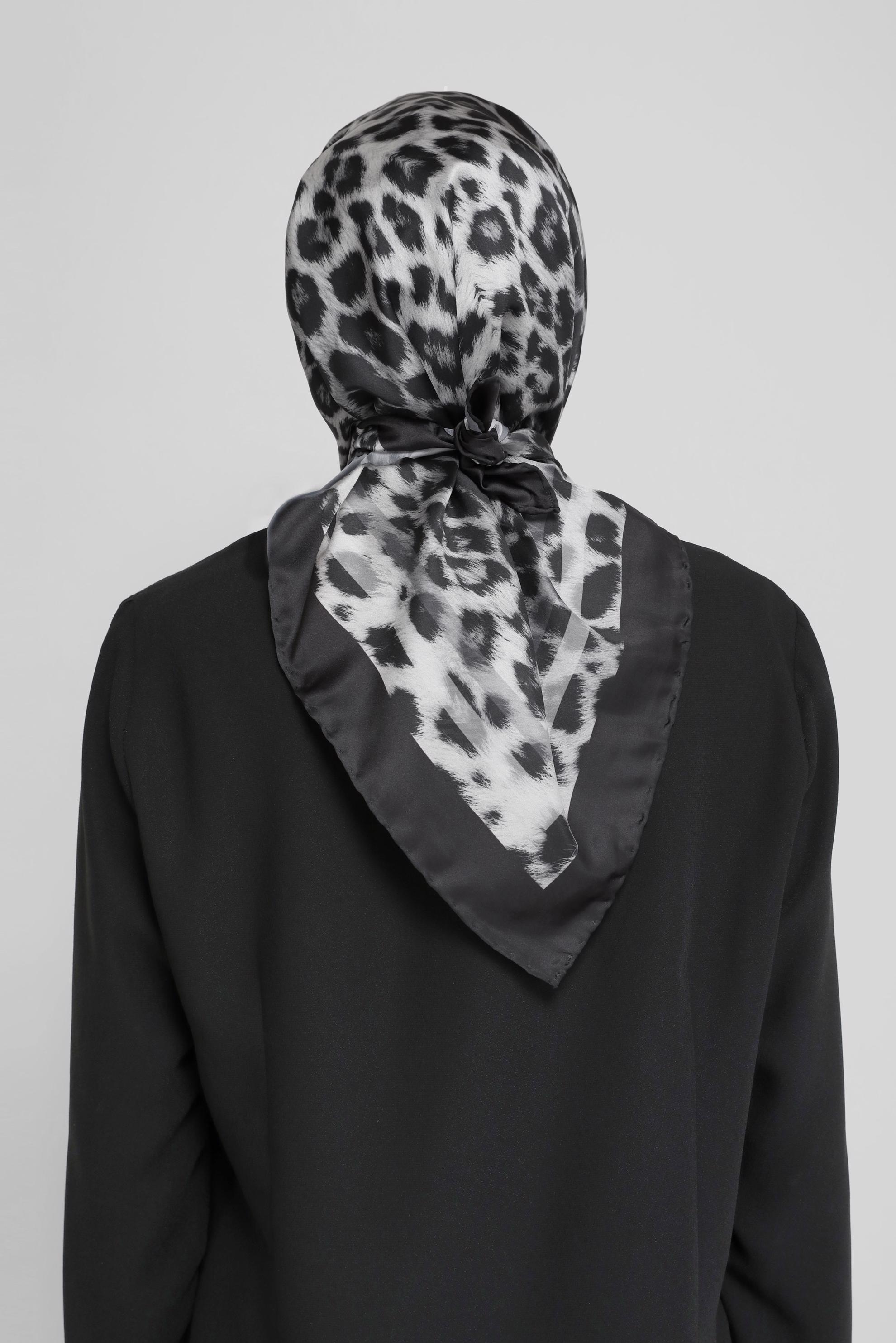 Tesettür giyim SİYAH ALVİNA DİJİTAL LEOPAR EŞARP 8032 