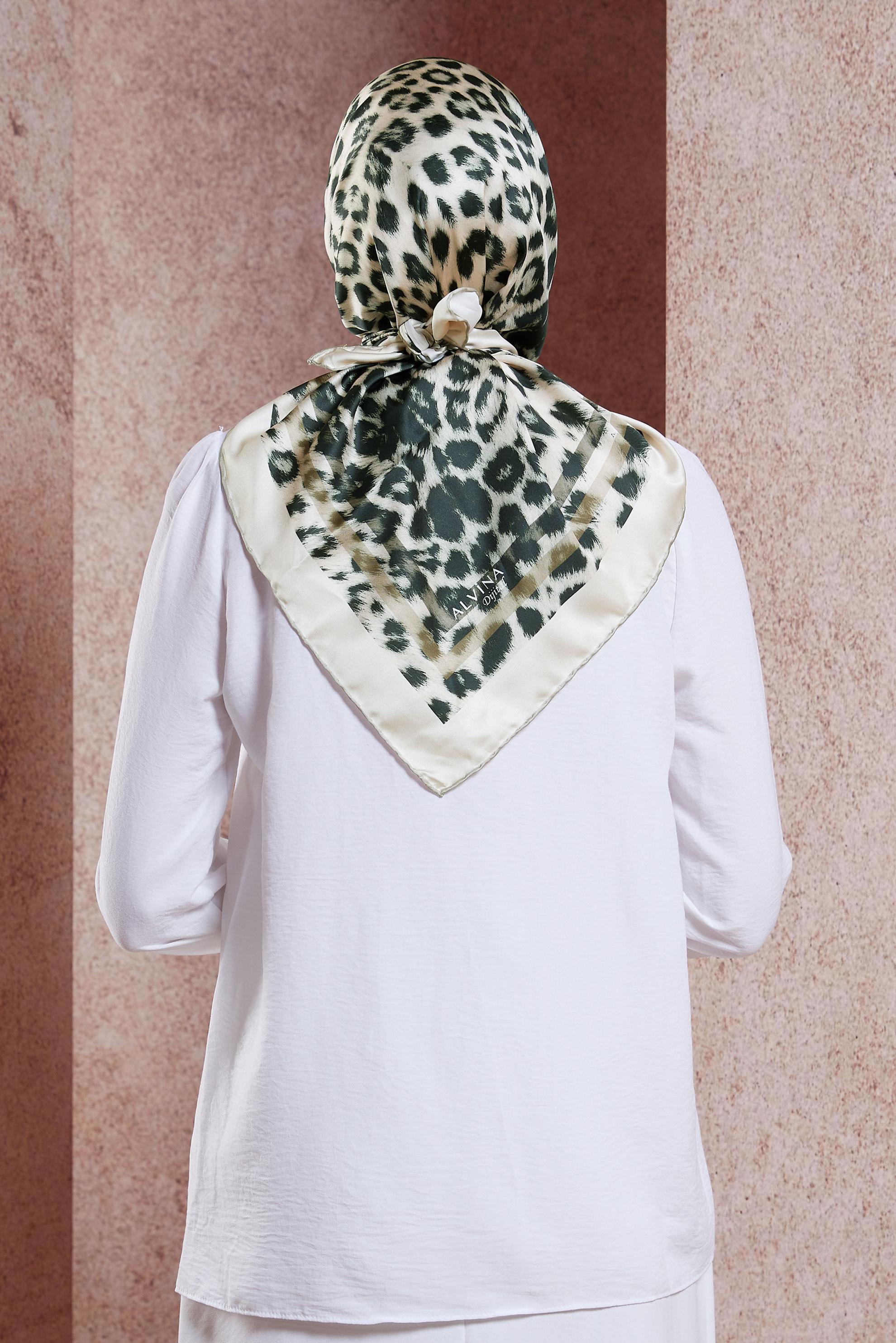 Tesettür giyim BEJ ALVİNA DİJİTAL LEOPAR EŞARP 8032 
