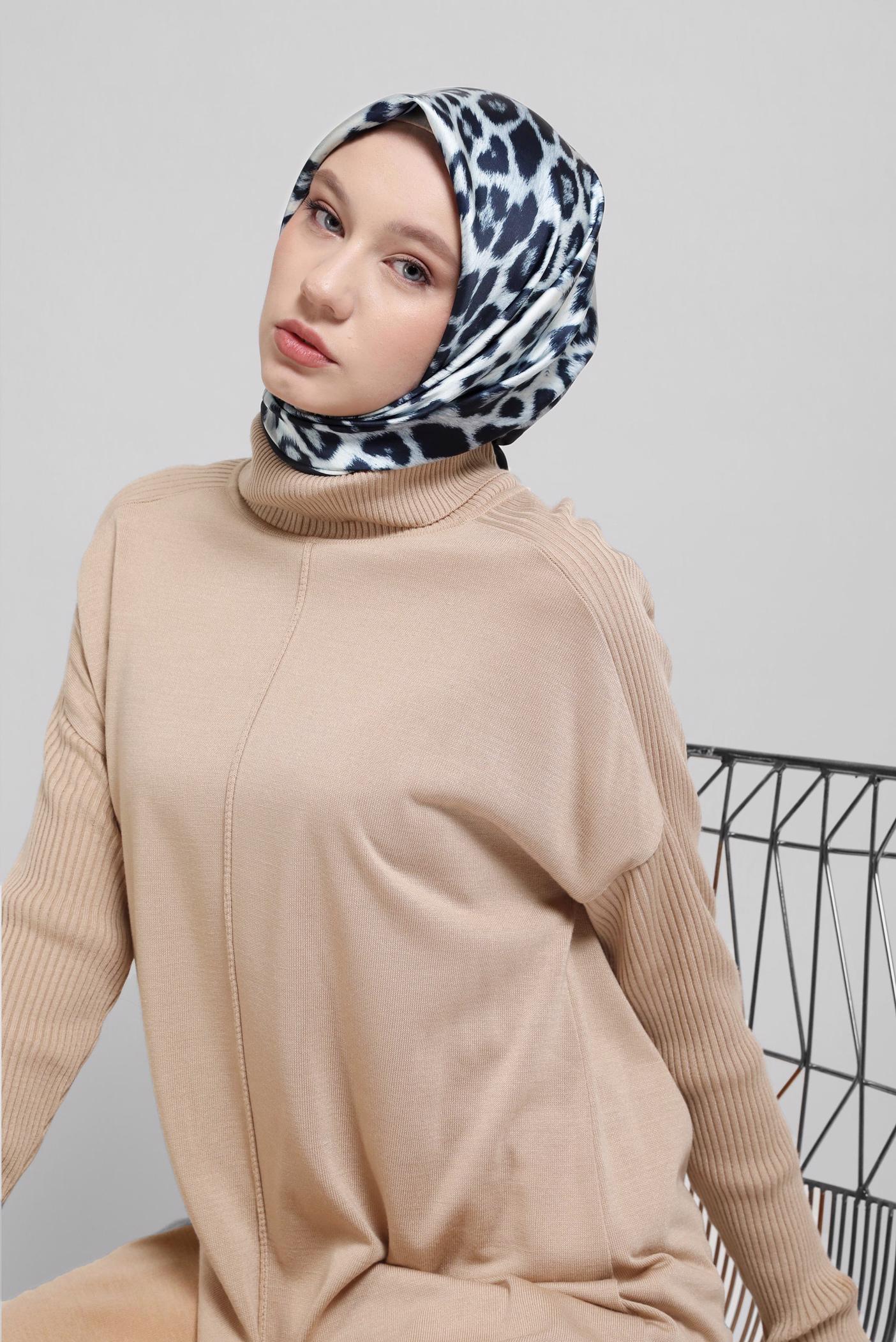 Tesettür giyim LACİVERT ALVİNA DİJİTAL LEOPAR EŞARP 8032 