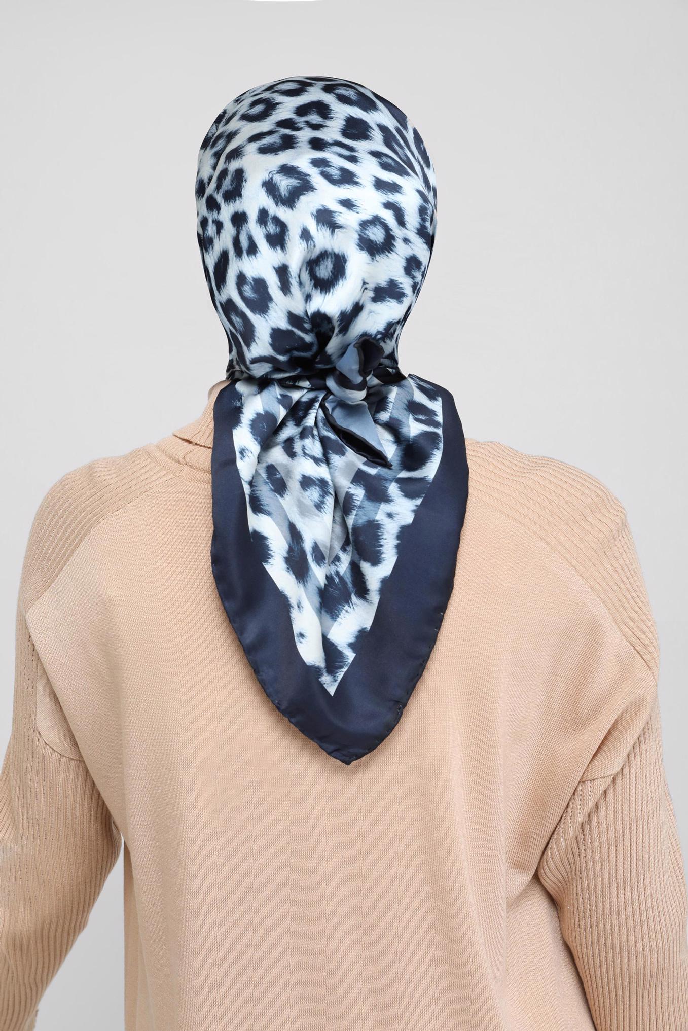 Tesettür giyim LACİVERT ALVİNA DİJİTAL LEOPAR EŞARP 8032 