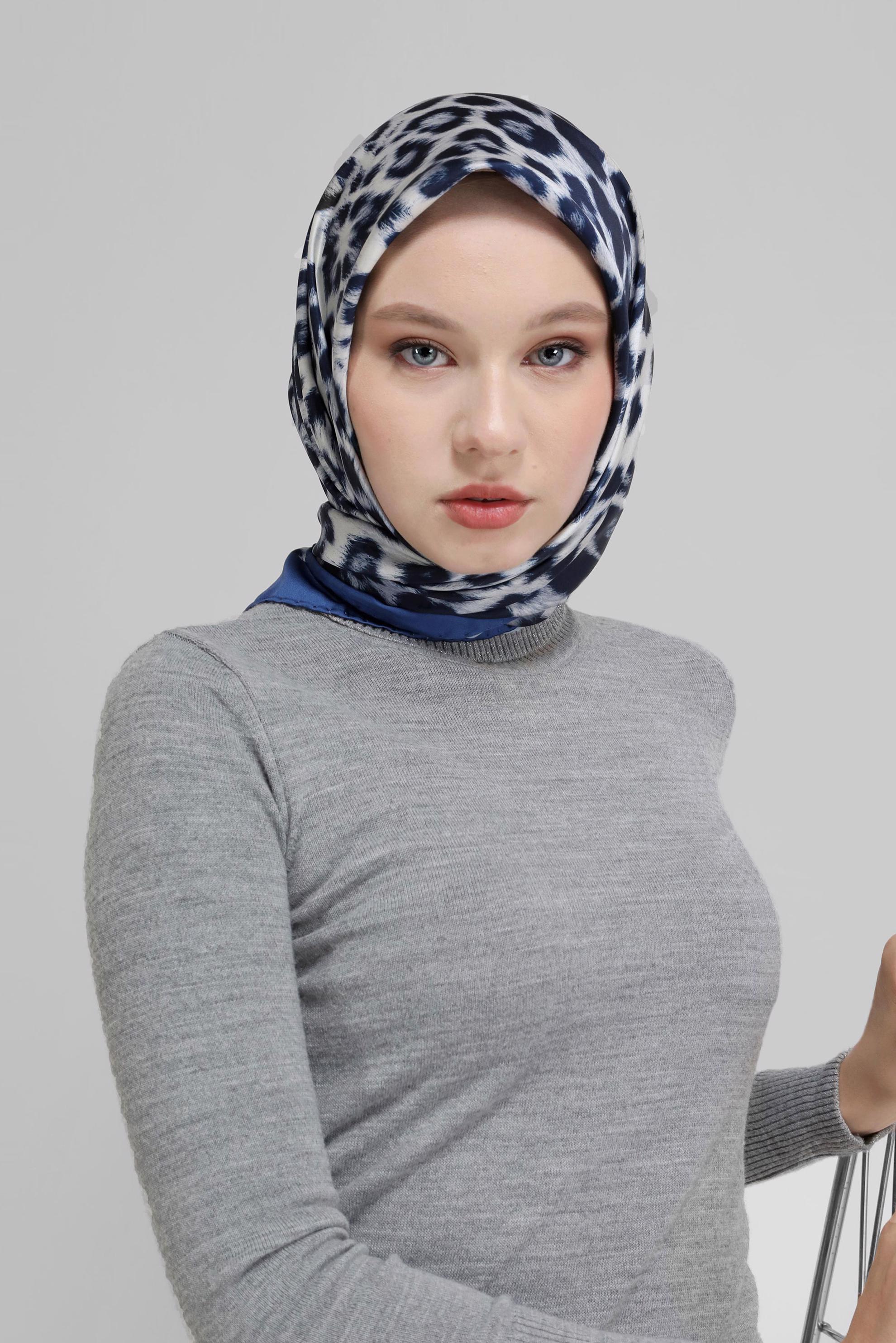 Tesettür giyim LACİVERT ALVİNA DİJİTAL LEOPAR EŞARP 8032 