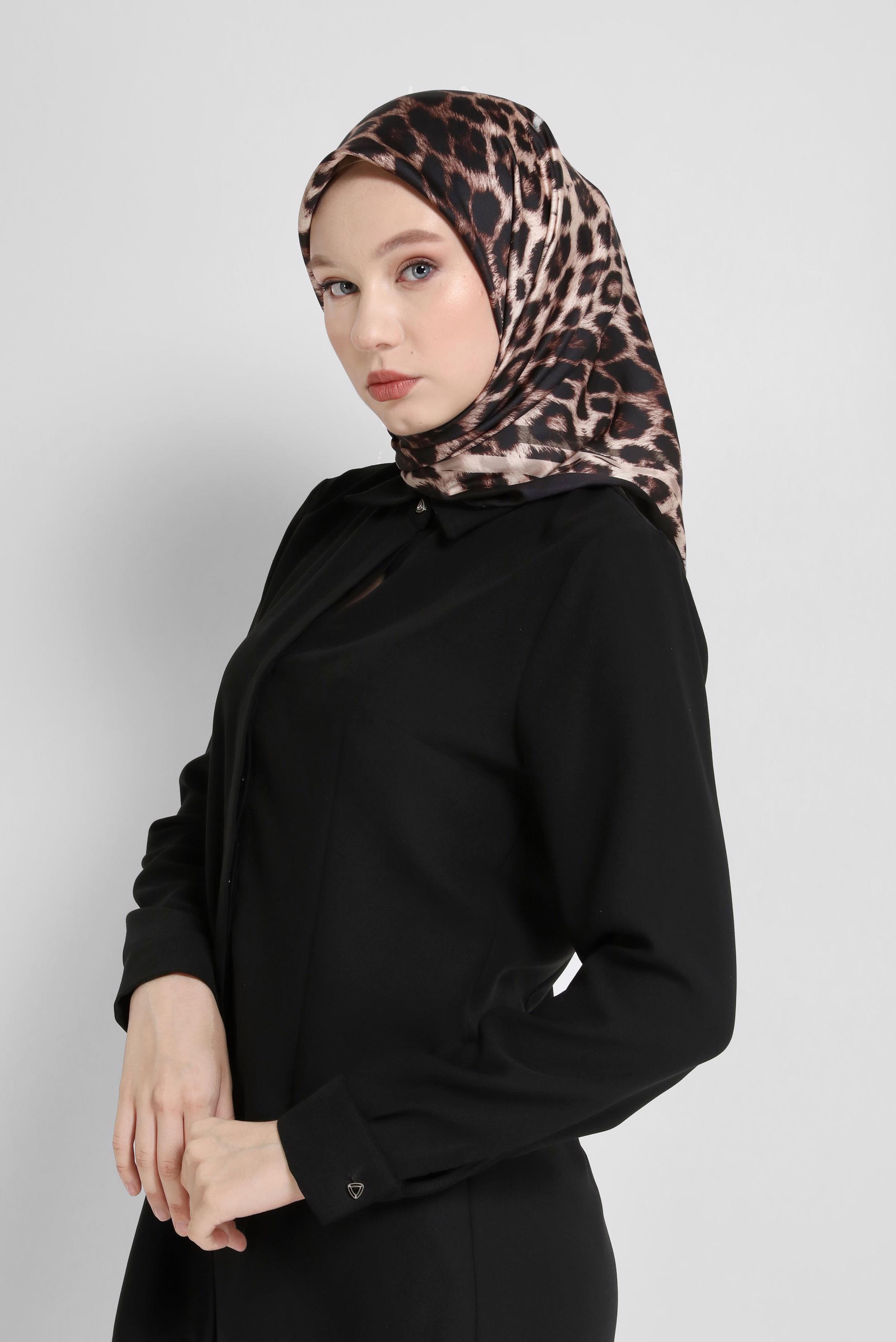 Tesettür giyim SİYAH ALVİNA DİJİTAL LEOPAR EŞARP 8032 