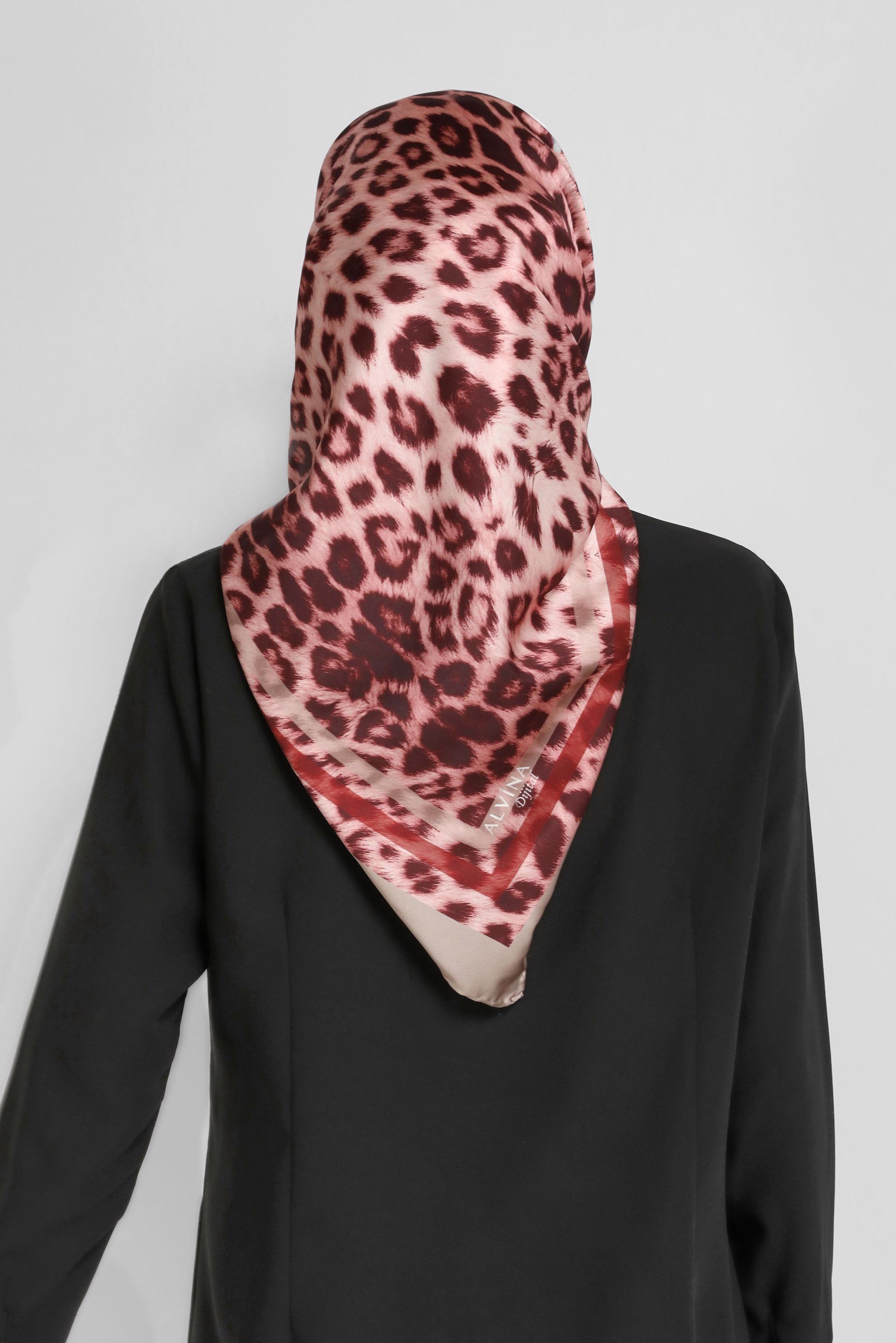 Tesettür giyim VİZON ALVİNA DİJİTAL LEOPAR EŞARP 8032 