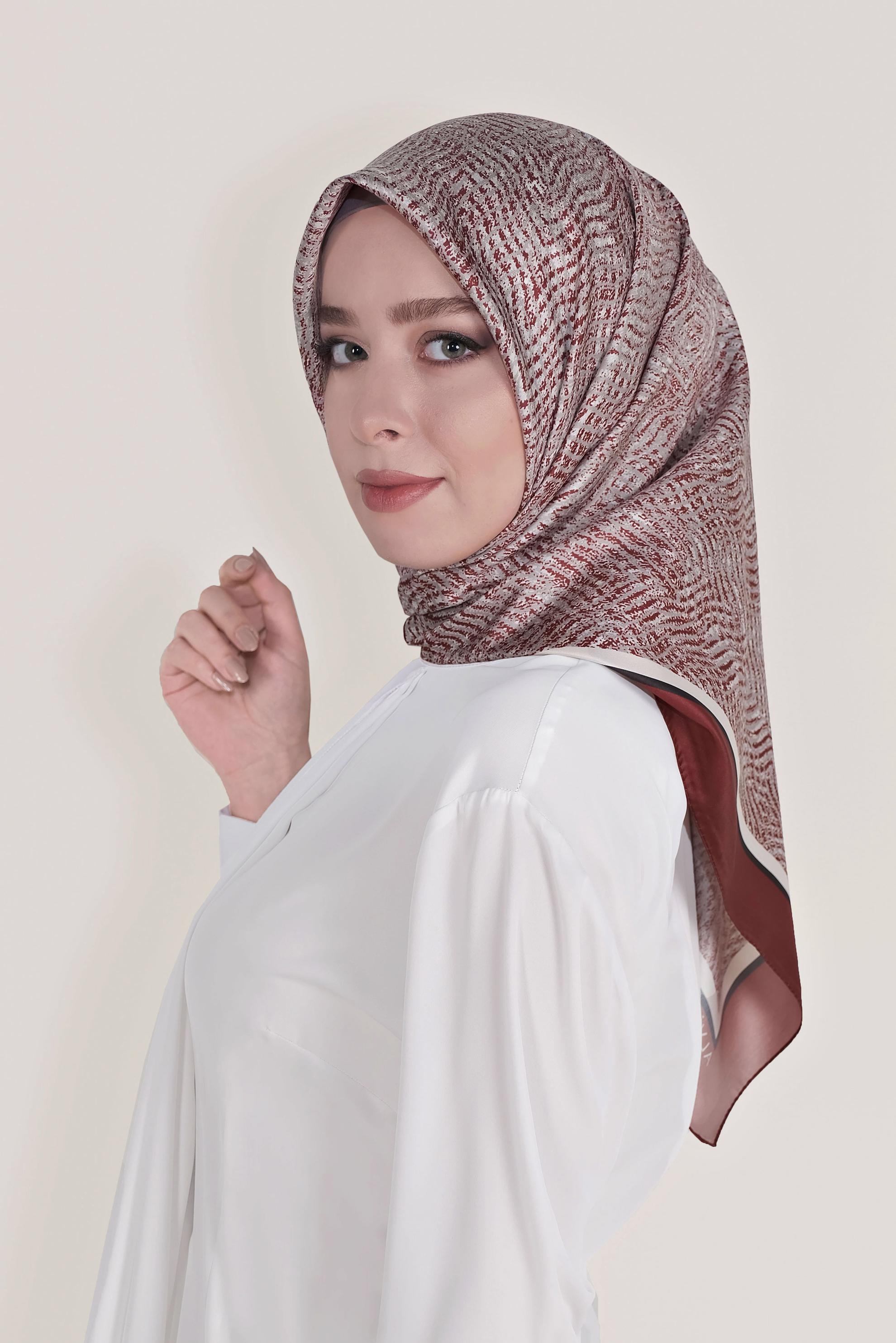 Tesettür giyim BORDO ALVİNA DİJİTAL TWİLL EŞARP 8036 